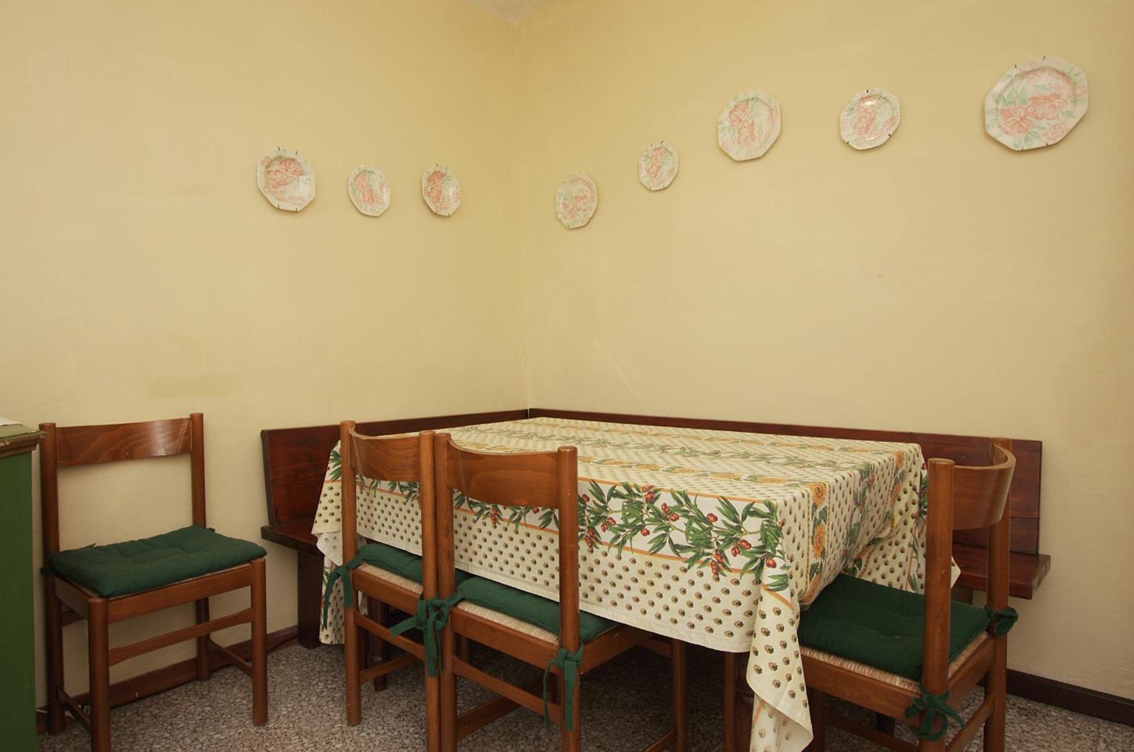 Two-Bedroom Apartment - Photo 21