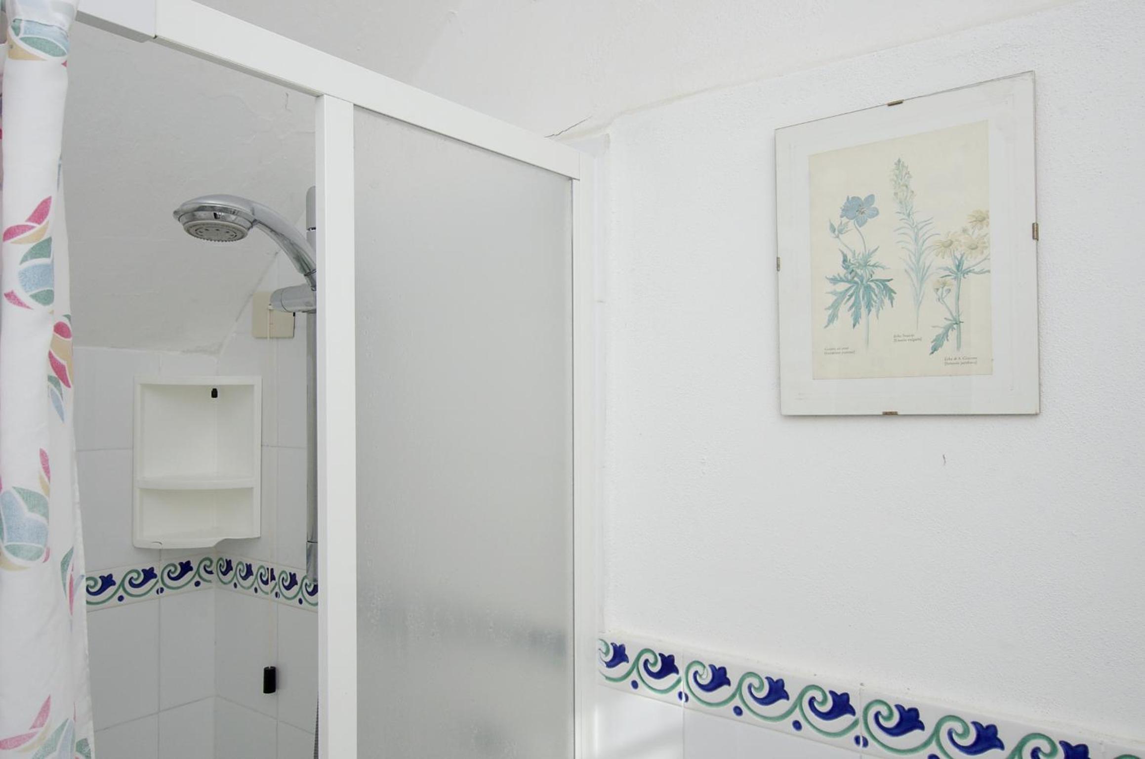 Two-Bedroom Apartment - Photo 17