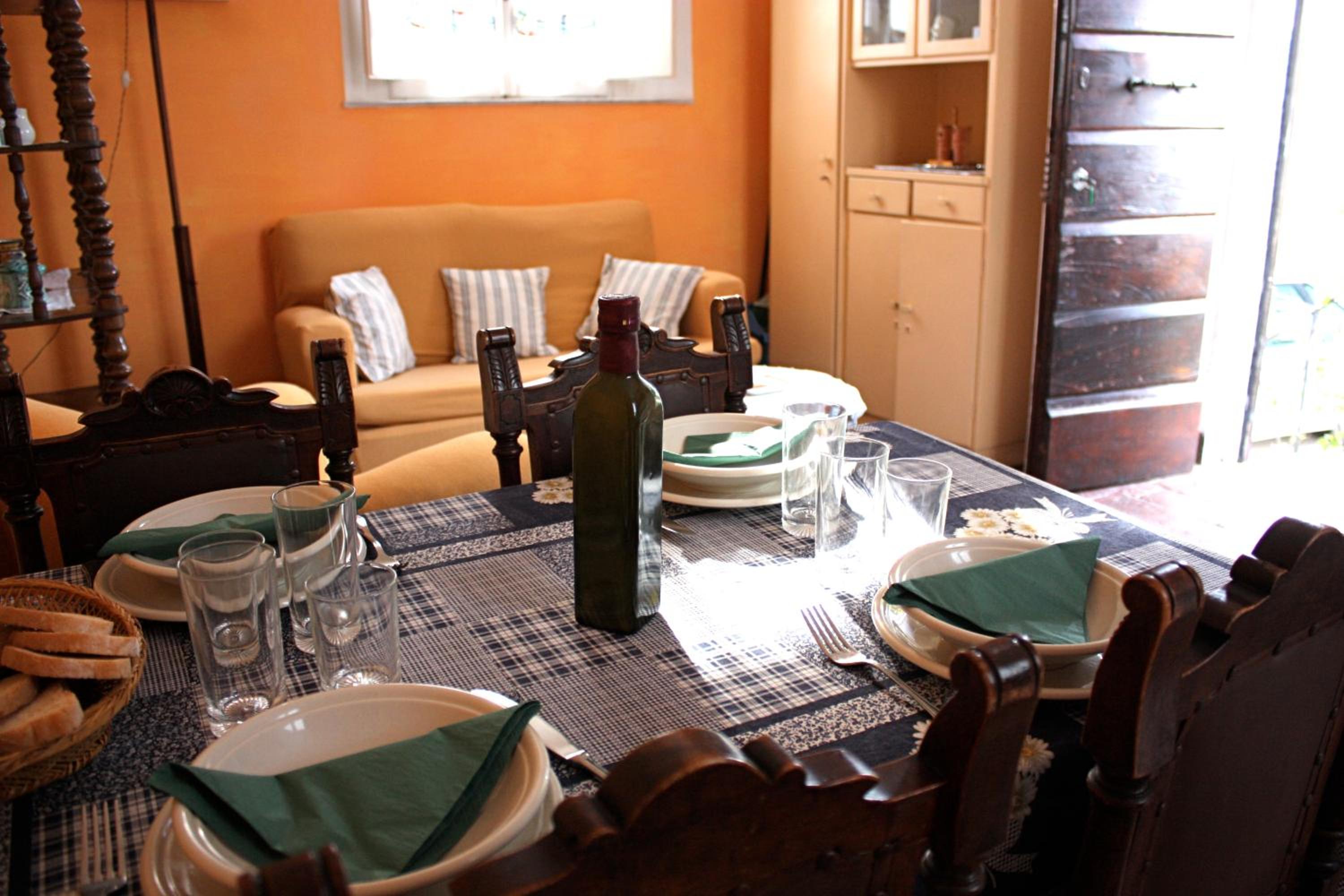 One-Bedroom Apartment - Photo 3
