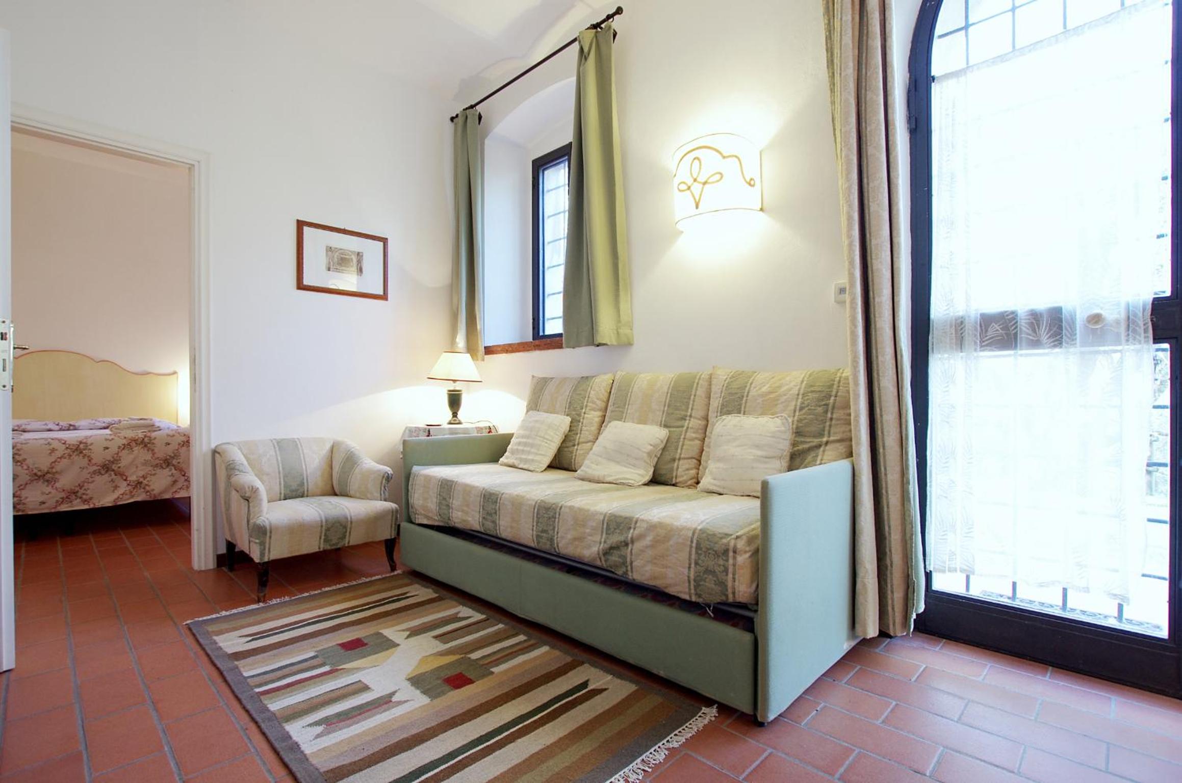 One-Bedroom Apartment - Photo 25