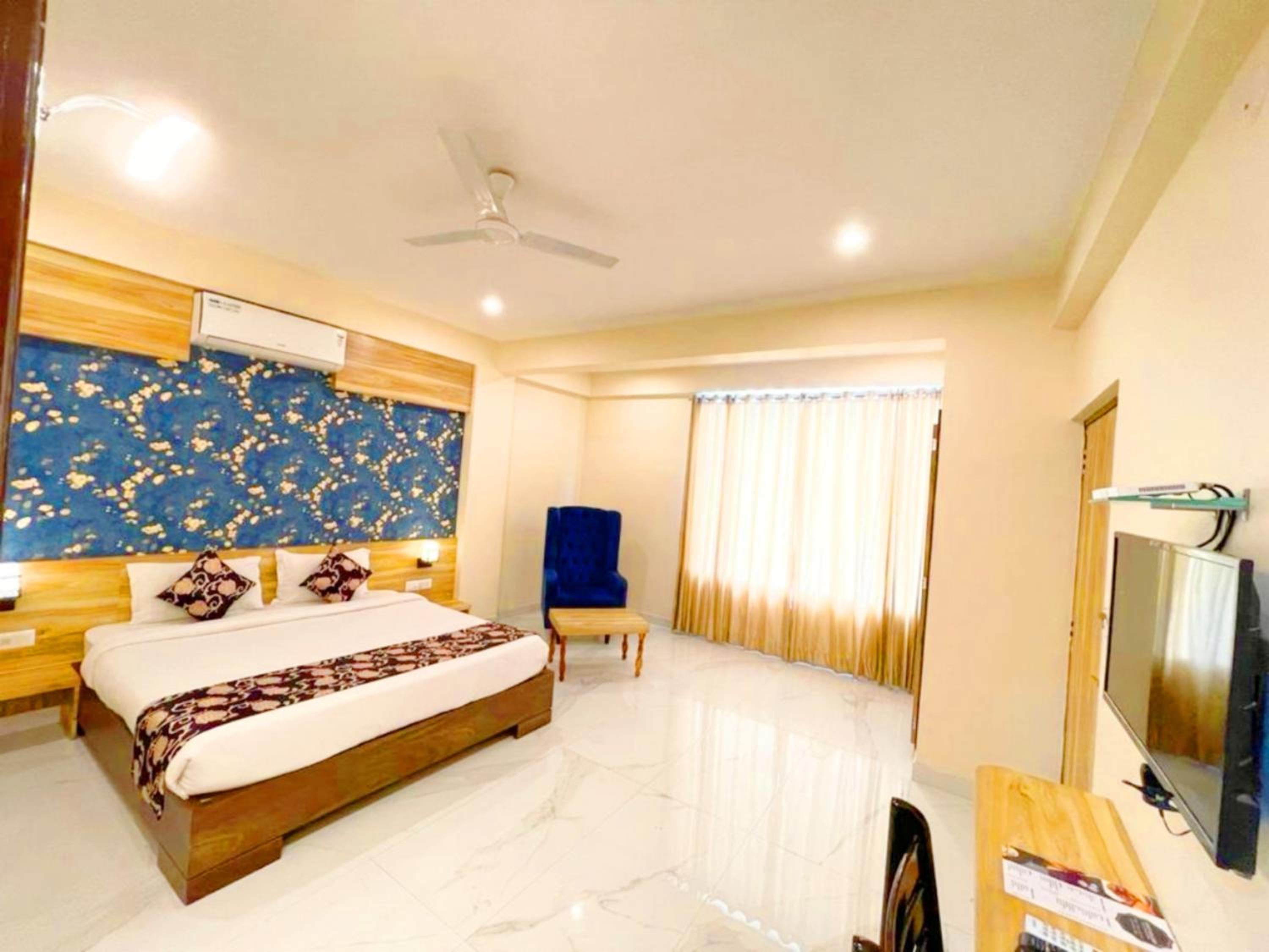 King Room with Mountain View