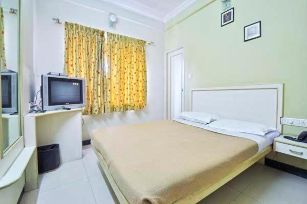 Standard Double Room with Fan - Photo 4