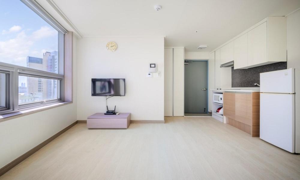 Family Room - Photo 1