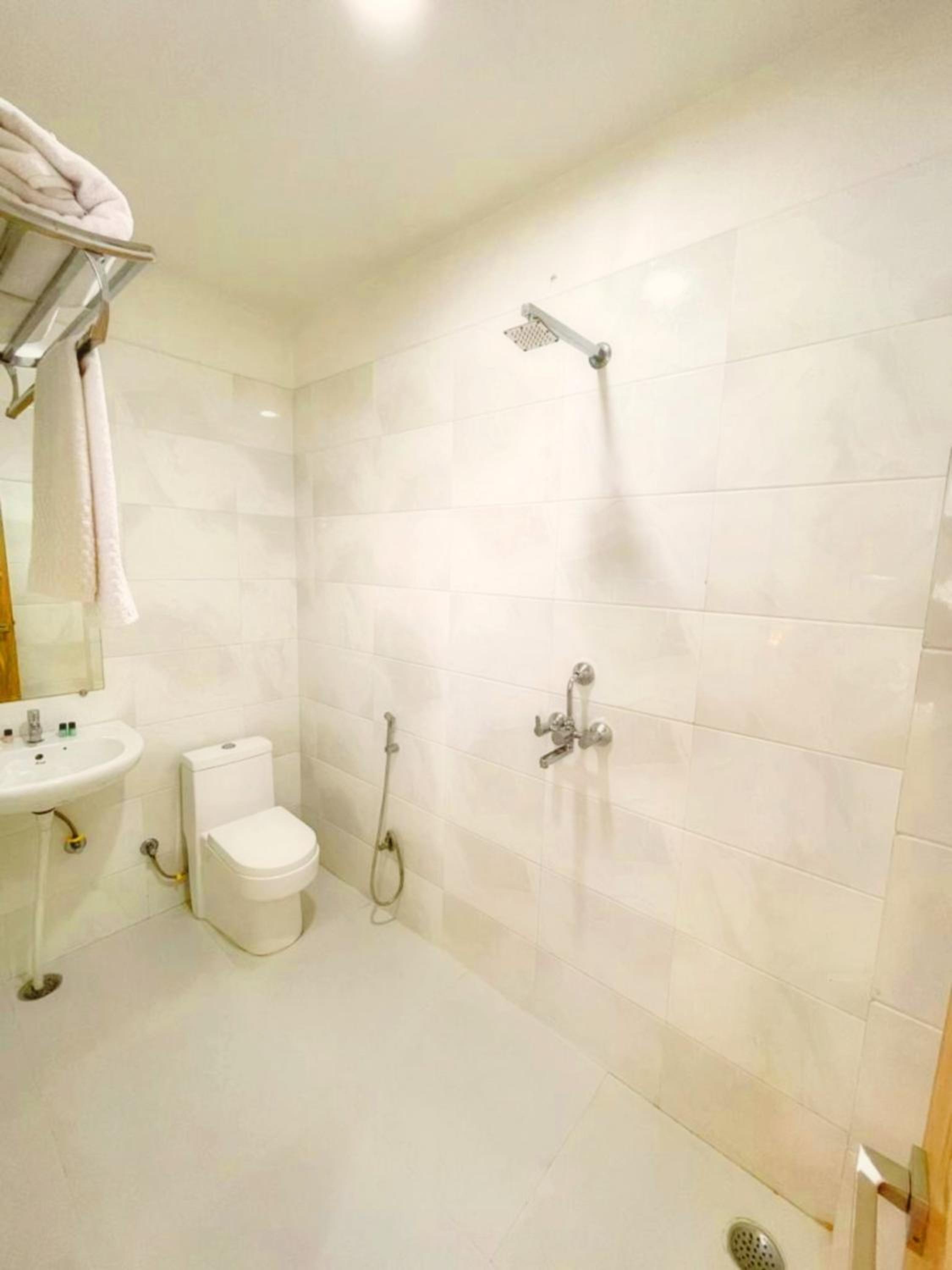 Deluxe Double or Twin Room - Photo 6