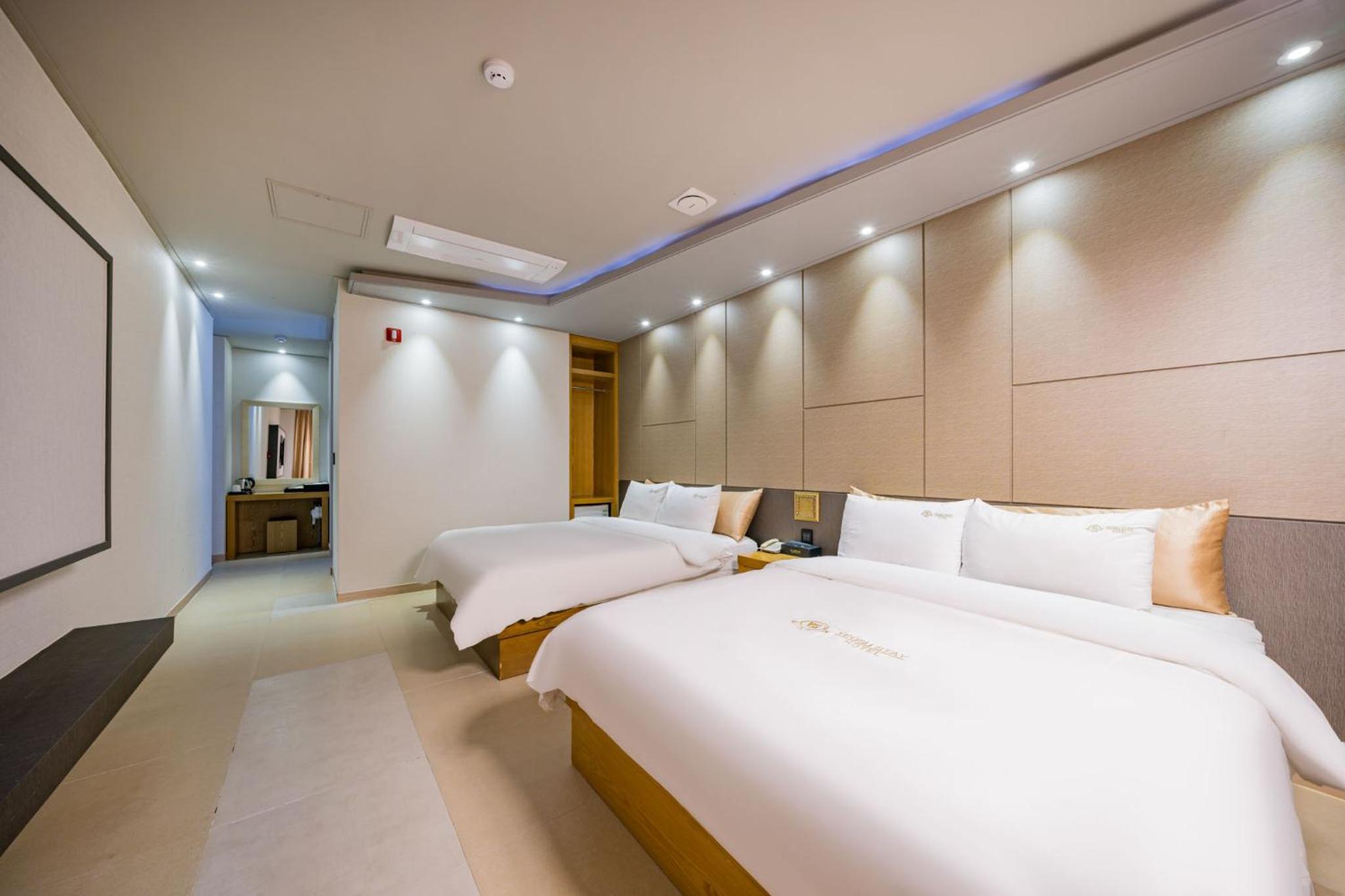 Superior Suite with Sea View photo 1