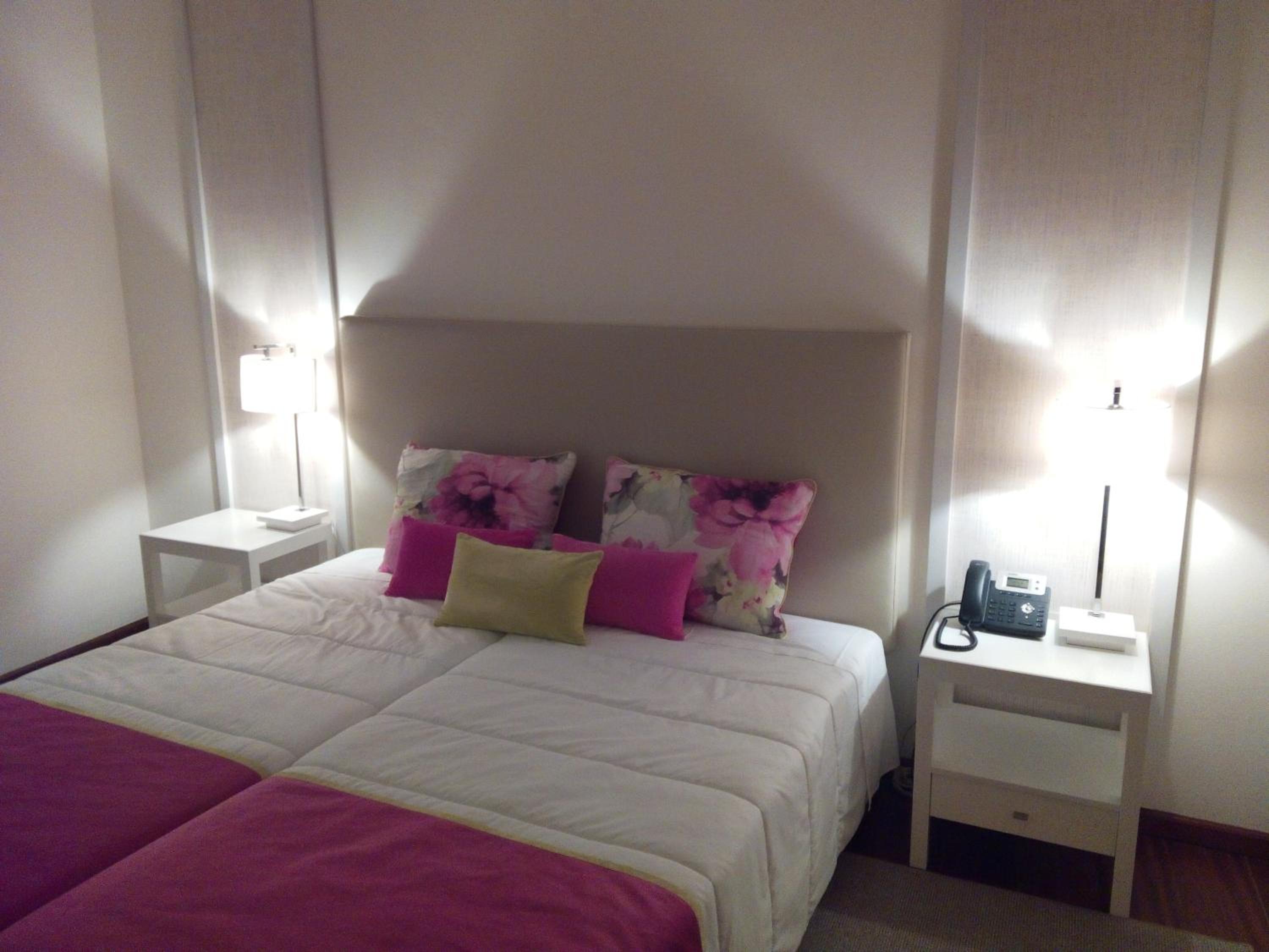 Standard Twin Room - Photo 5