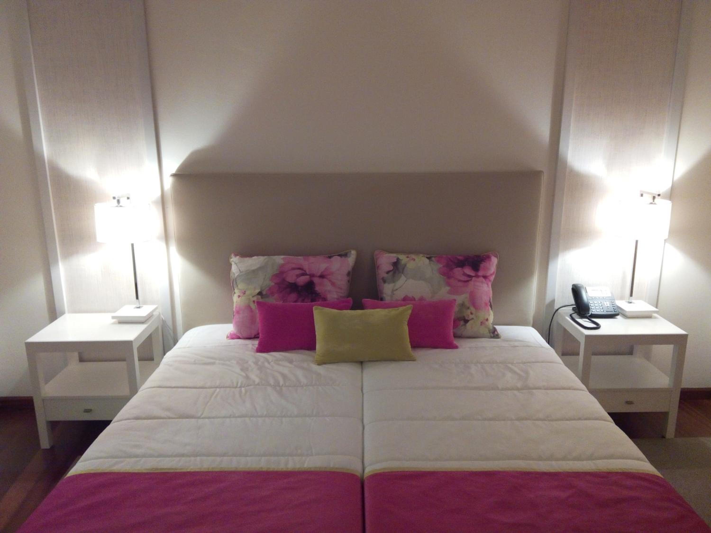 Standard Twin Room - Photo 2