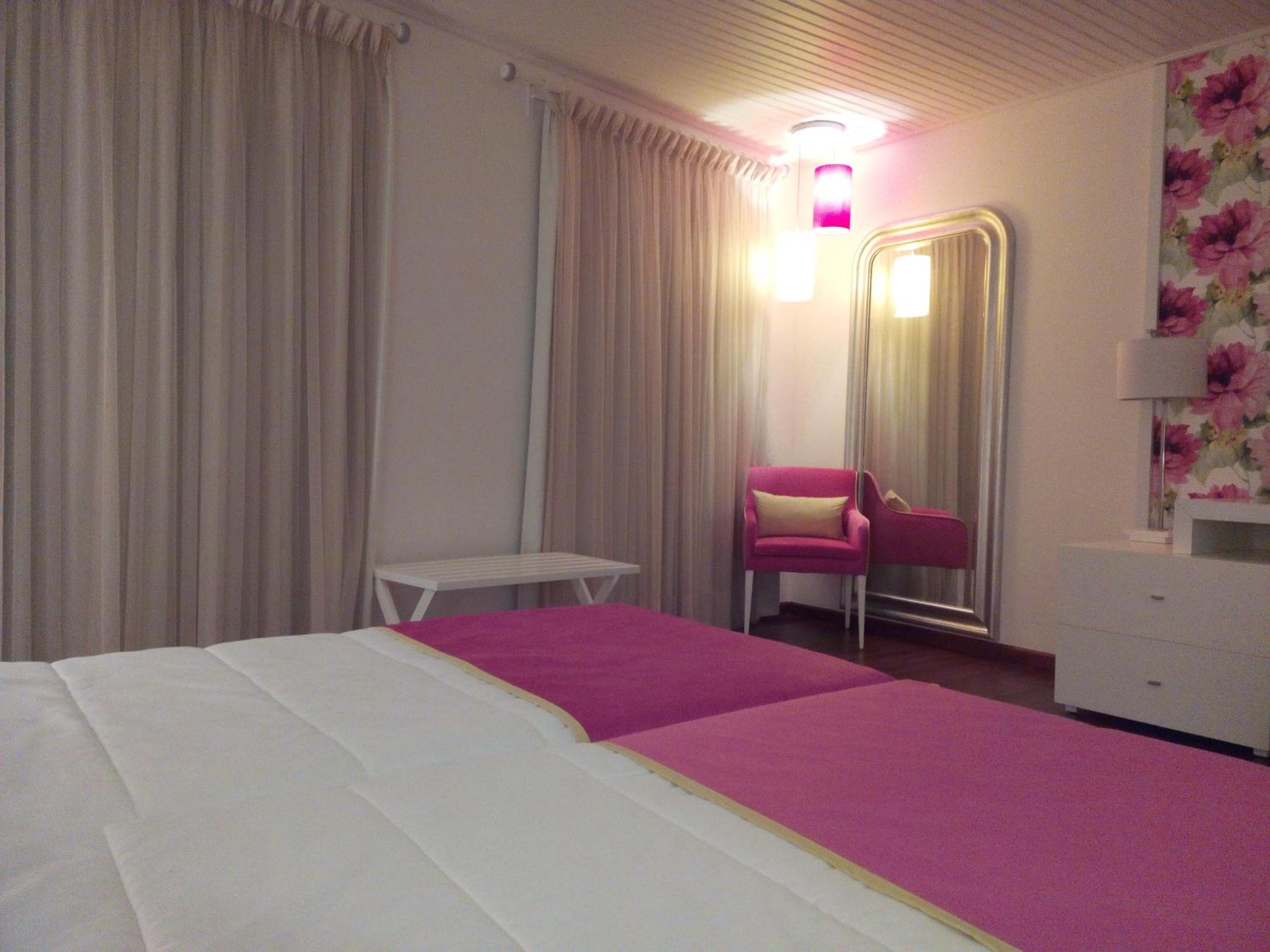 Standard Twin Room - Photo 1