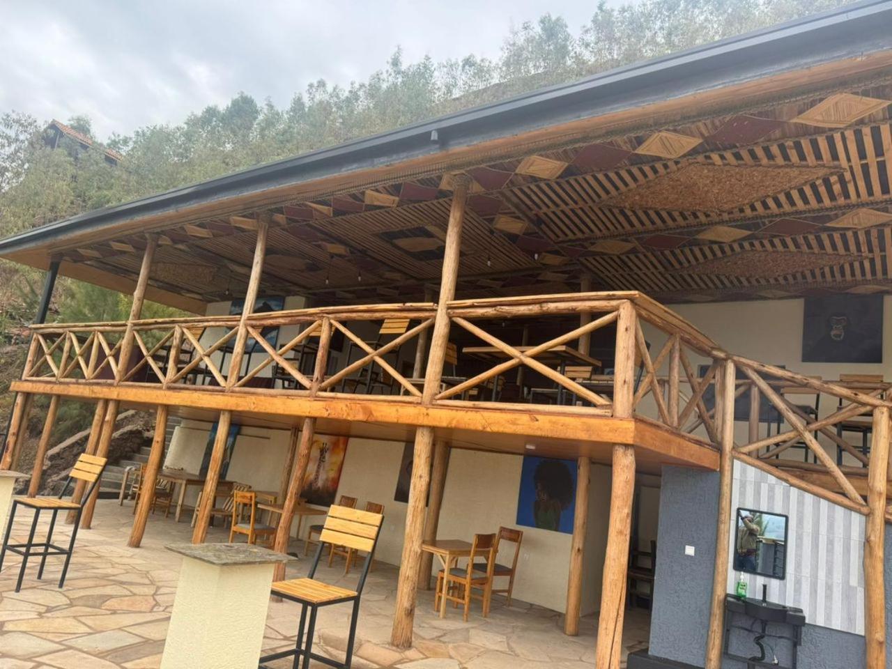 Deluxe Double or Twin Room with Mountain View