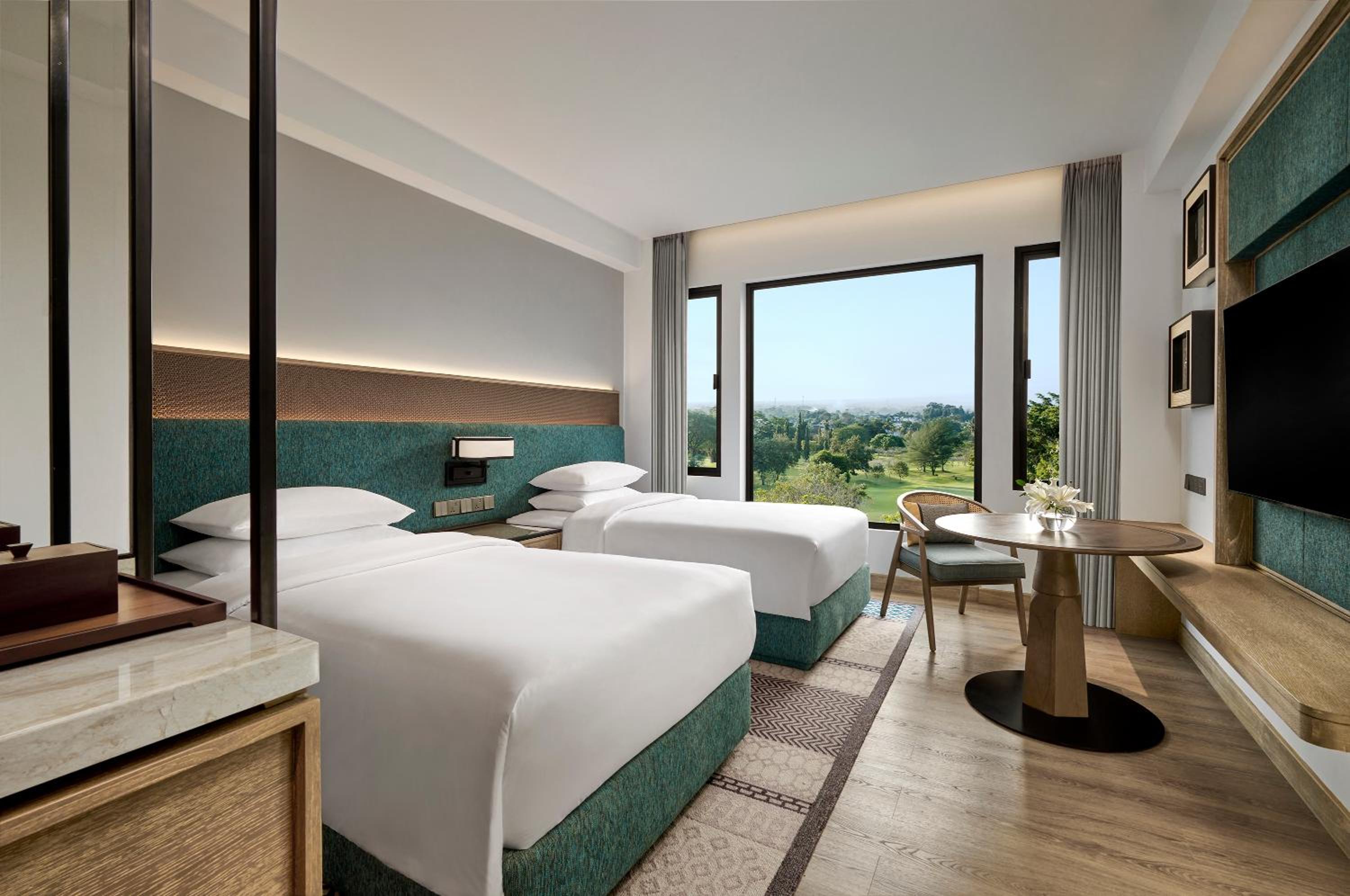 Premier Twin Room with Golf View photo 1