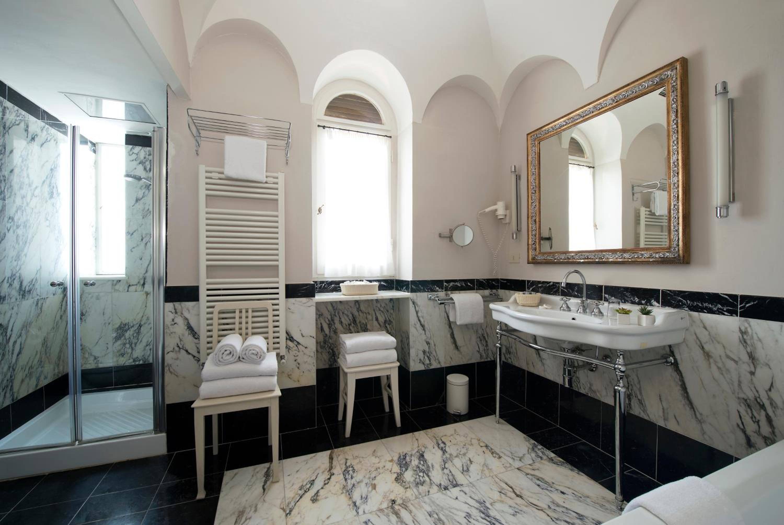 Deluxe Double or Twin Room with Balcony photo 3