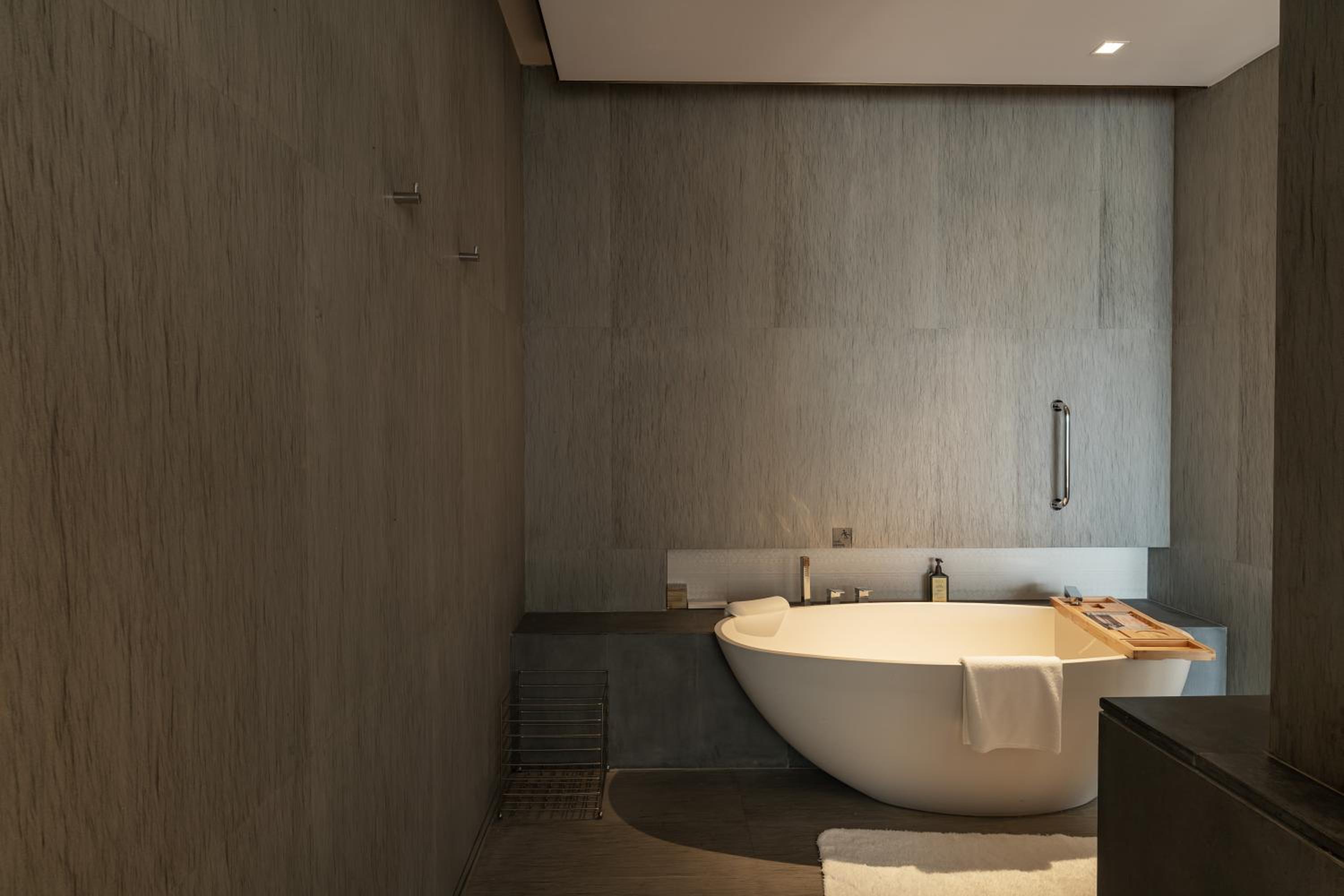 Premium King Suite with Sea View photo 2