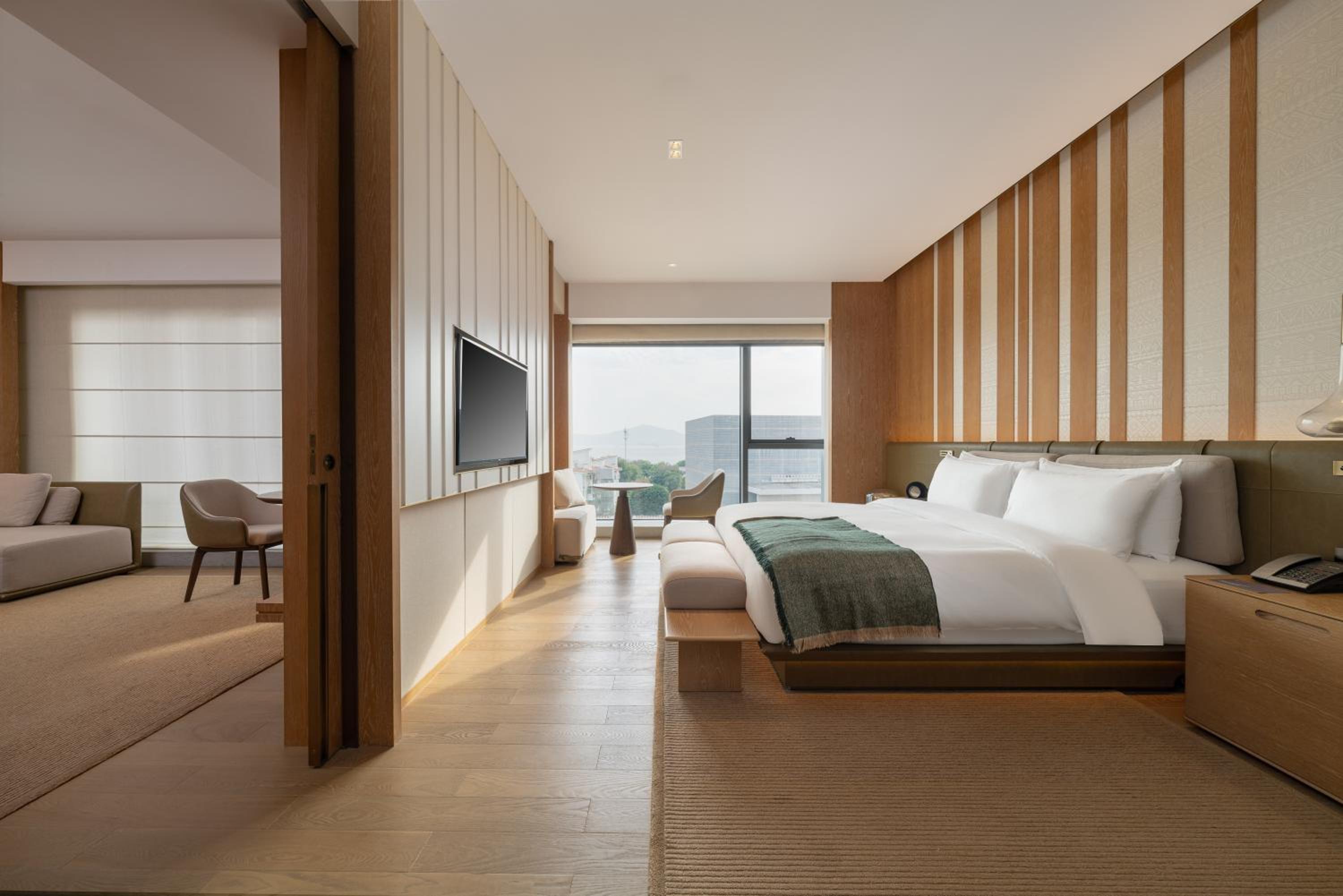 Premium King Suite with Sea View photo 1