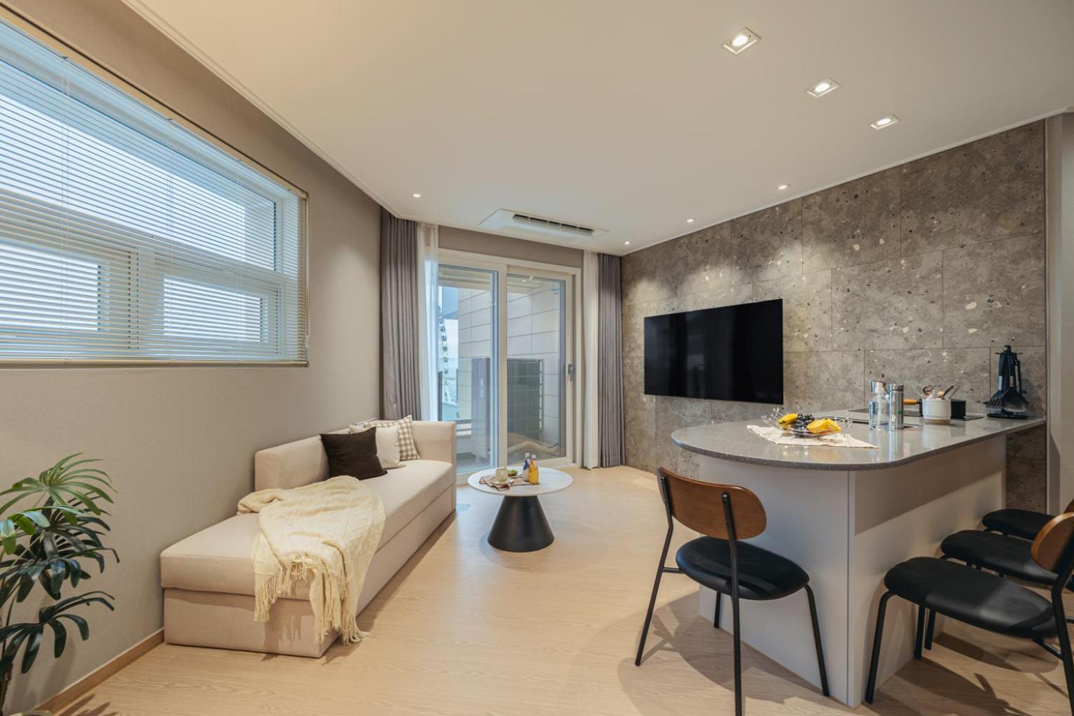 Family Two Room Ocean - Photo 12