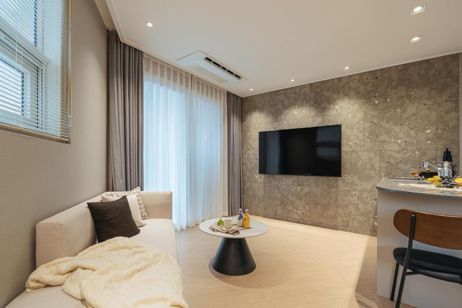 Family Two Room Ocean - Photo 4