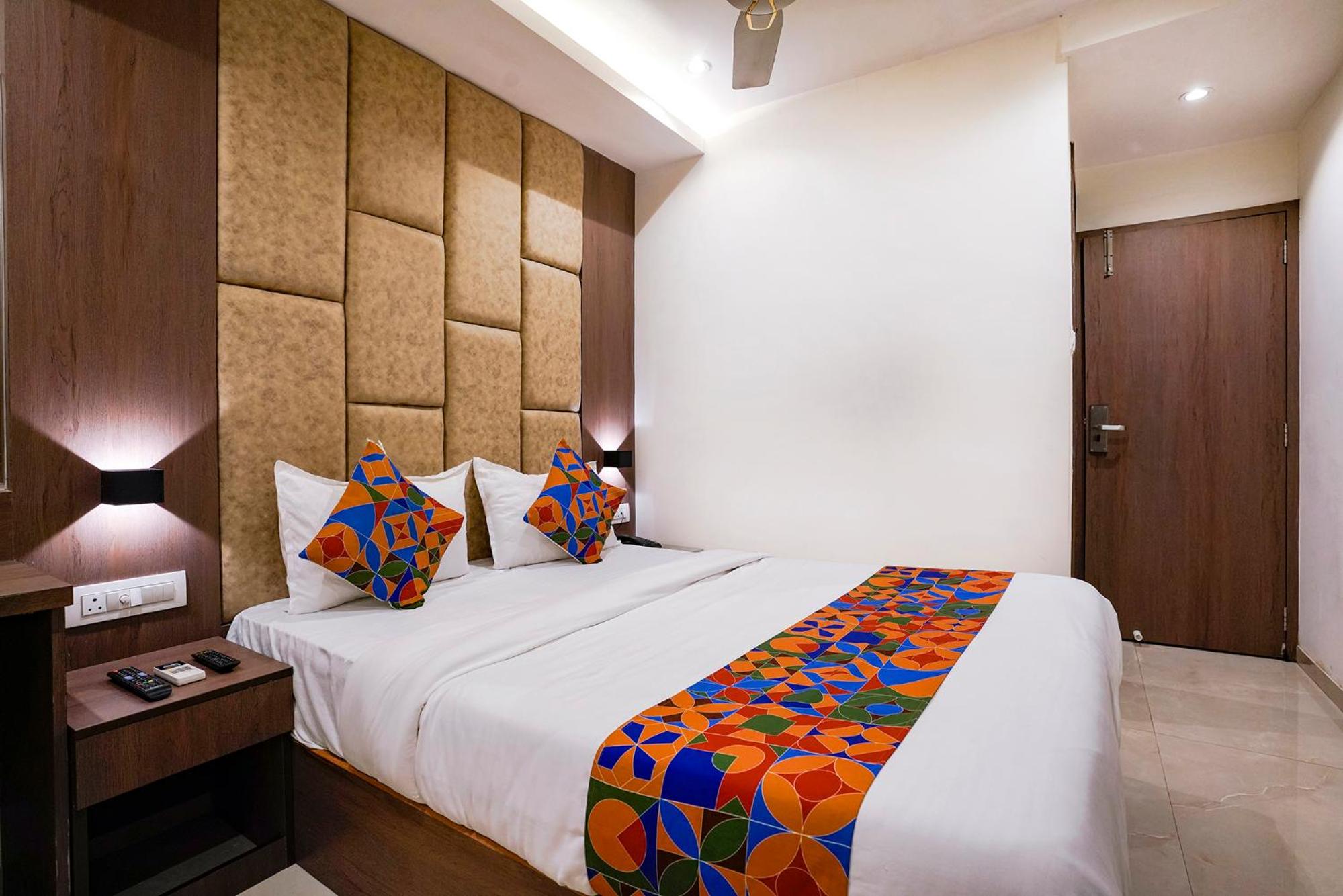 Deluxe Room - Photo 3