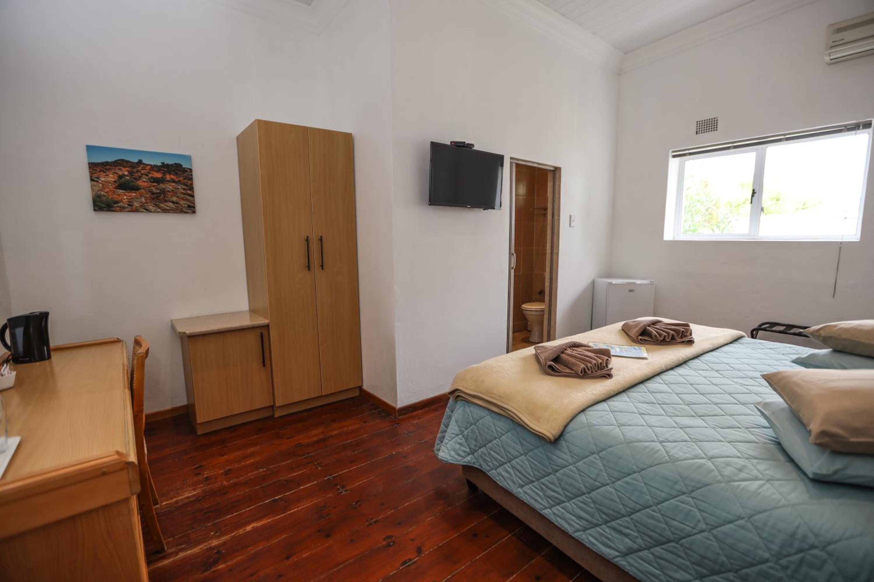 Standard Double Room photo 3