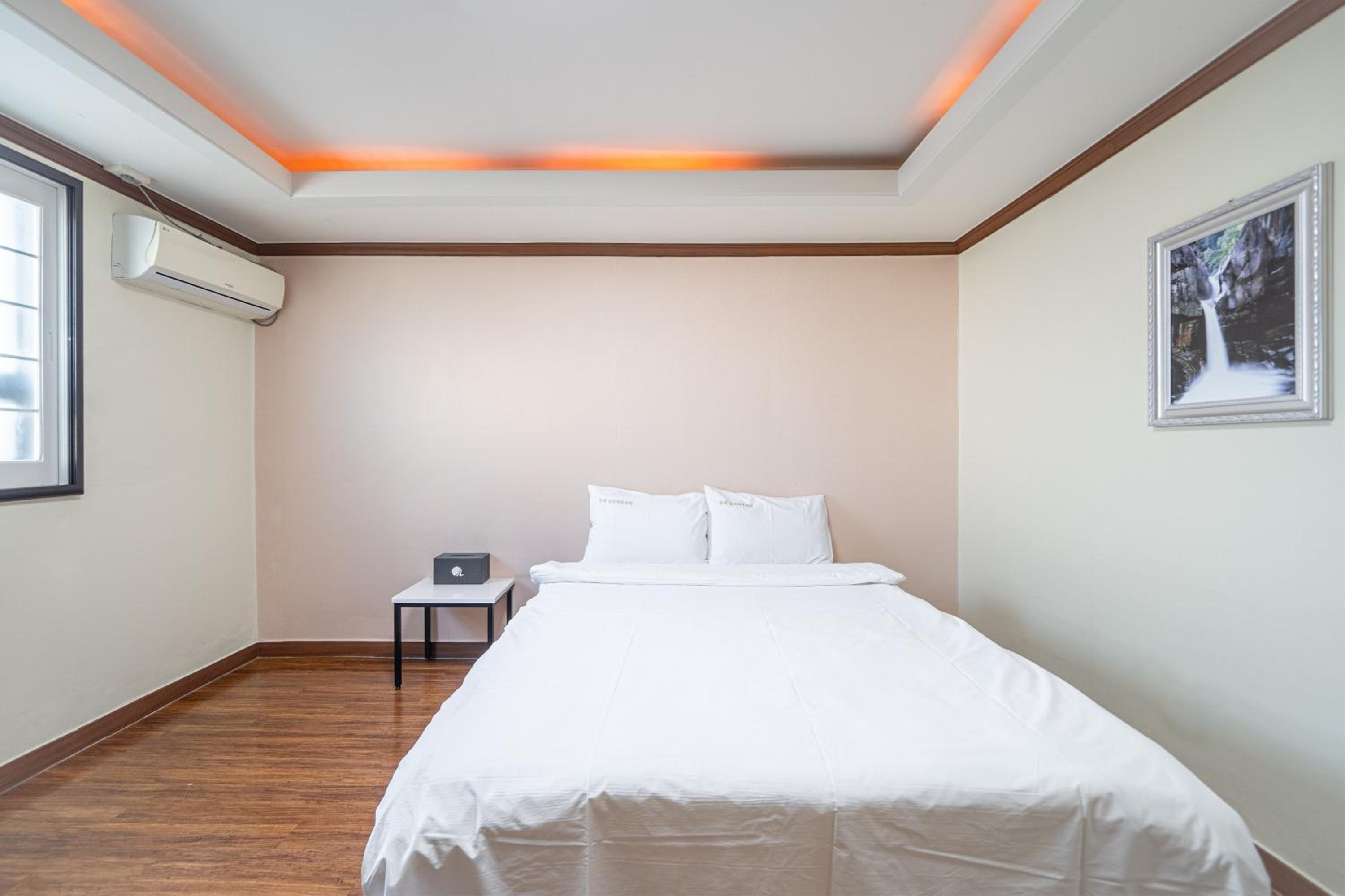 Standard Double Room - Photo 6