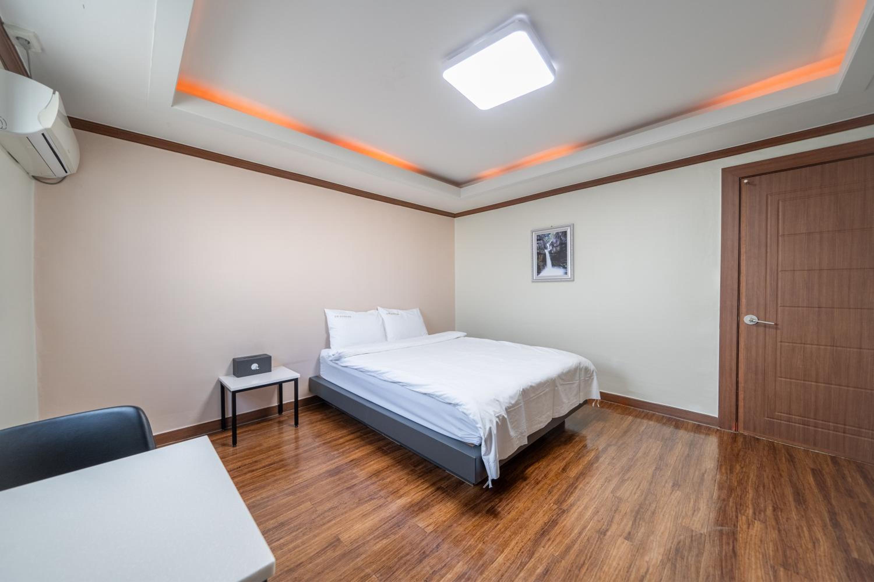 Standard Double Room - Photo 5