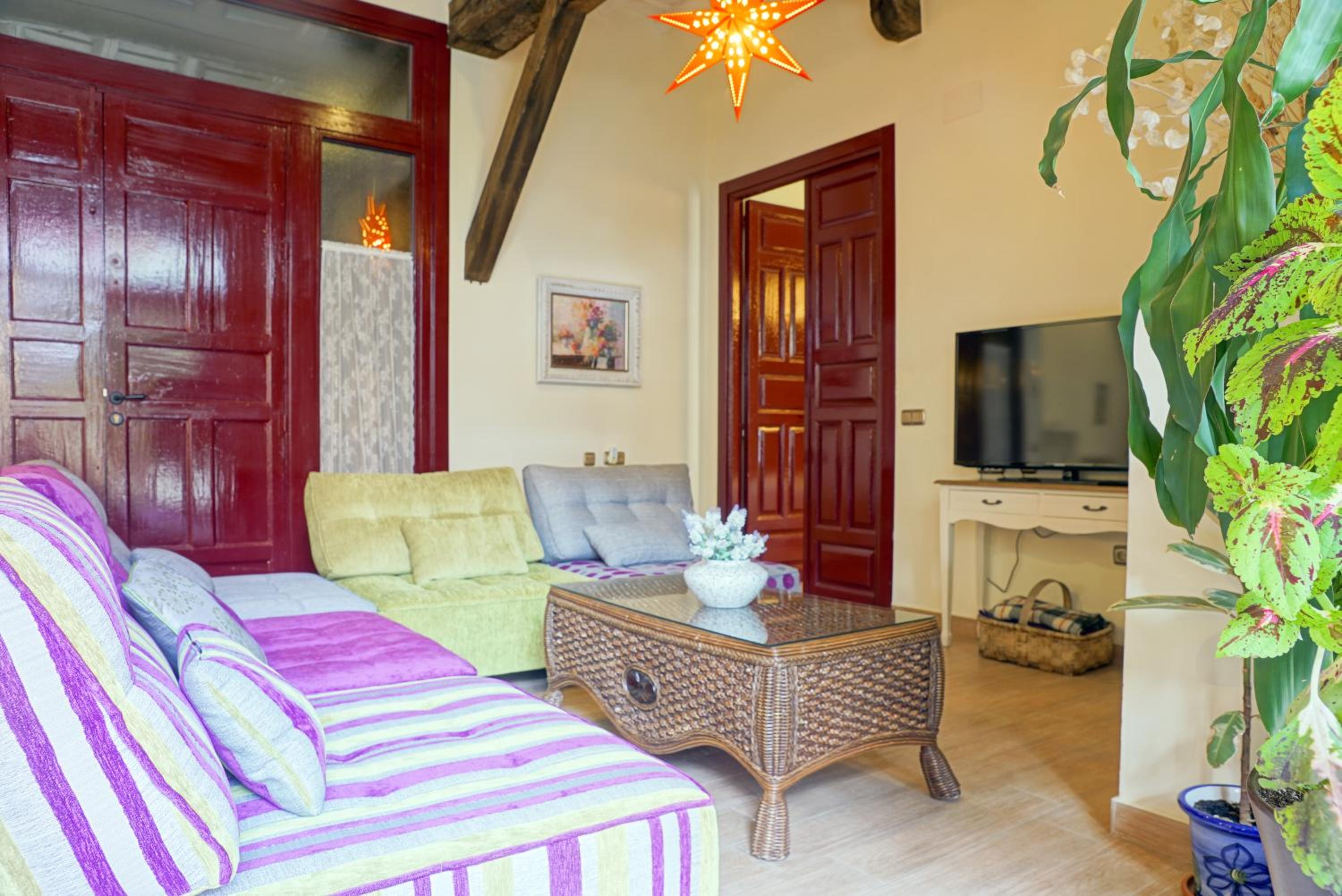 Three-Bedroom Apartment (6 adults + 2 children) photo 2
