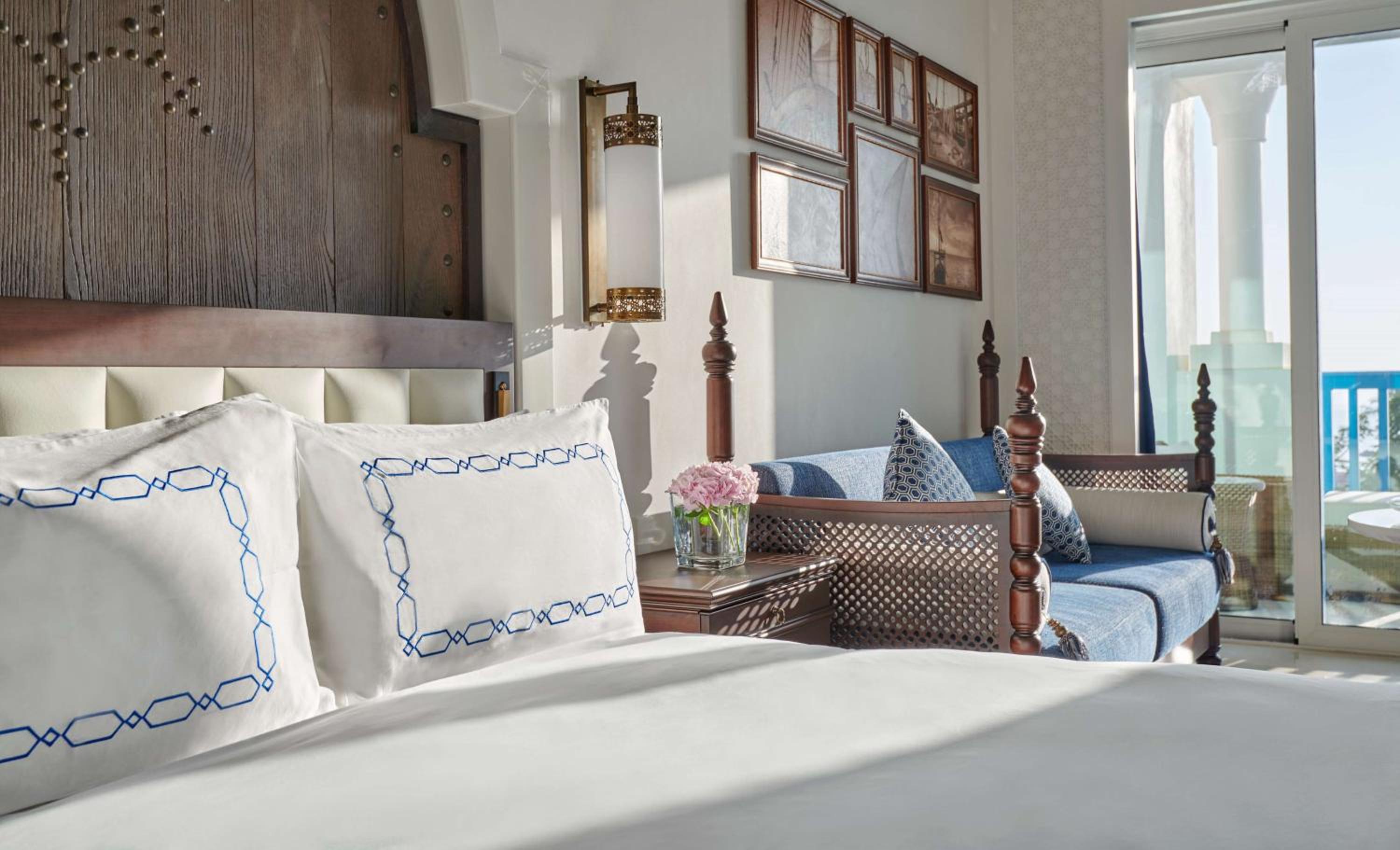 King Guest Room with Sea View - Waterpark Access - Photo 3