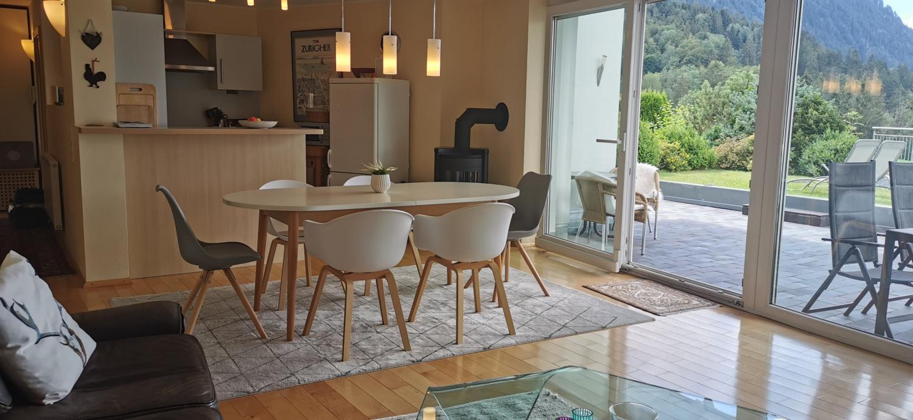 Three-Bedroom Apartment with Mountain View photo 3
