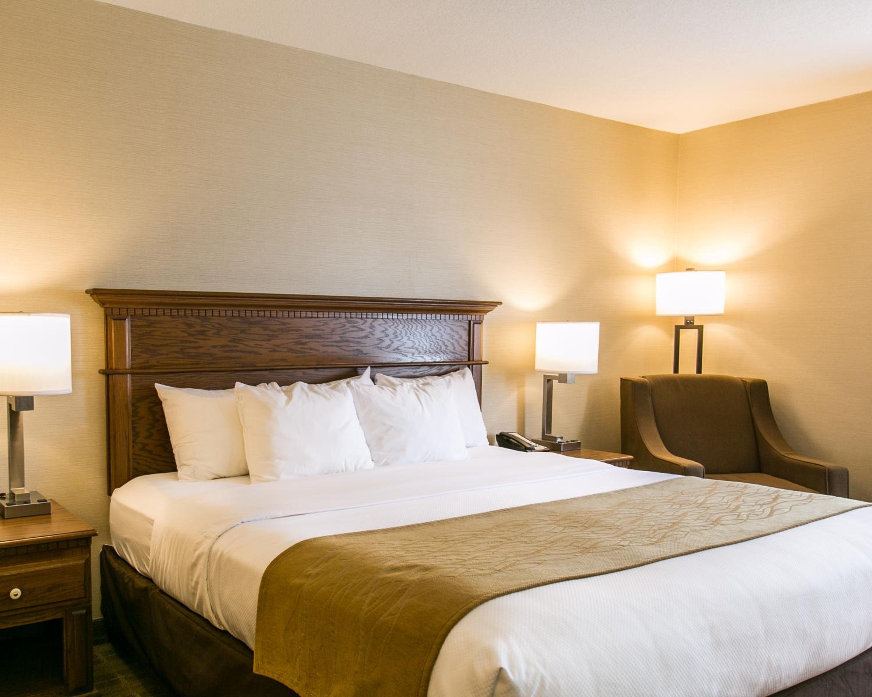 King Room - Non-Smoking (2 Adults) - Photo 4