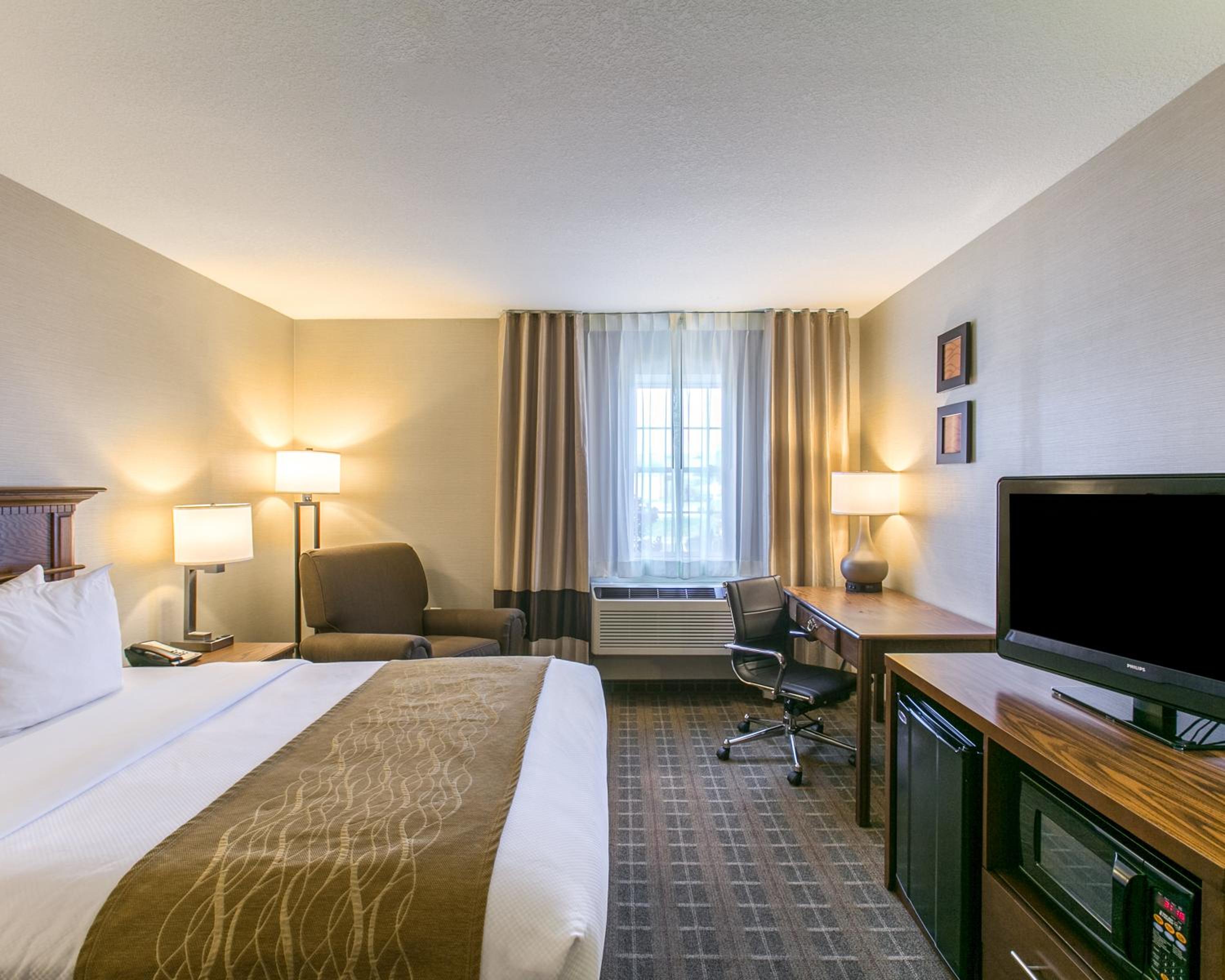 King Room - Non-Smoking (2 Adults) - Photo 2