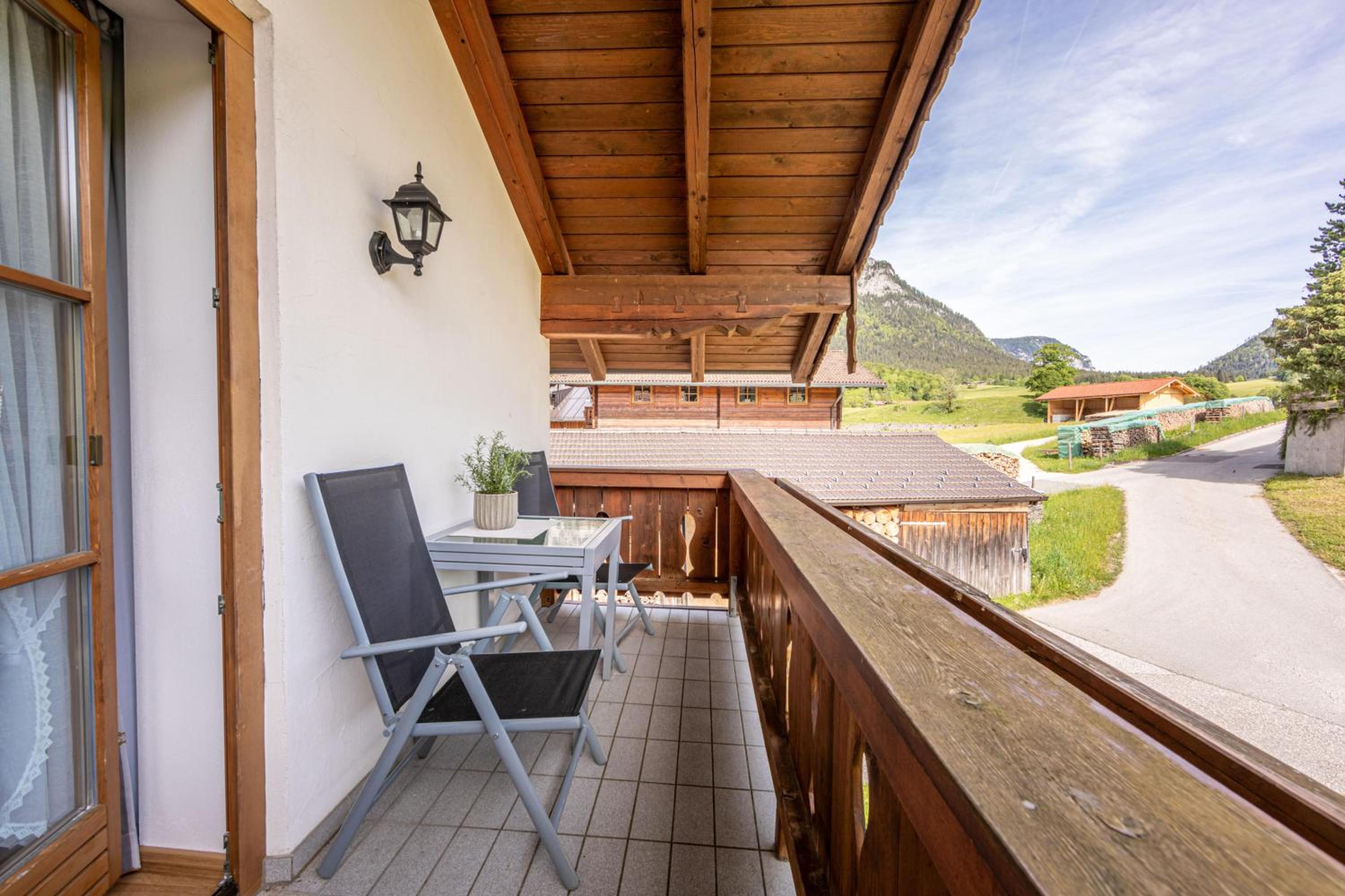 Apartment with Mountain View photo 3