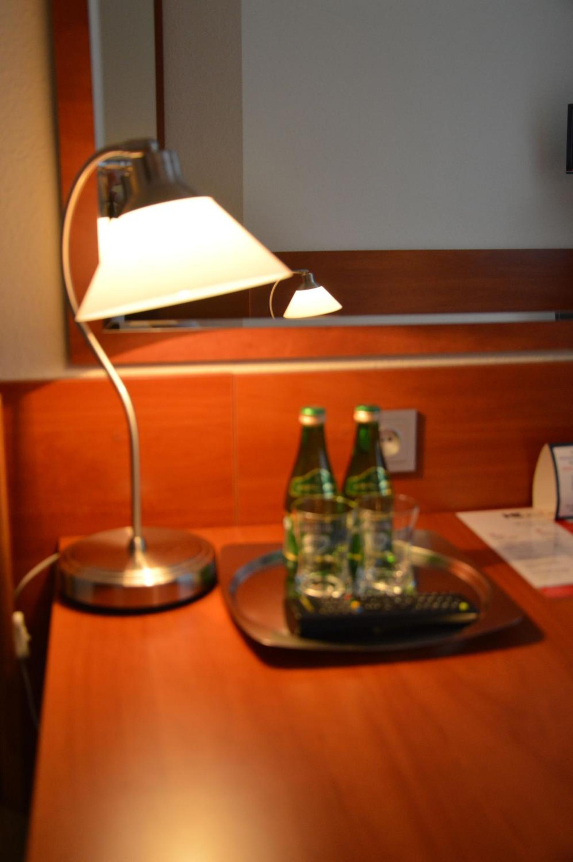 Twin Room - Photo 4
