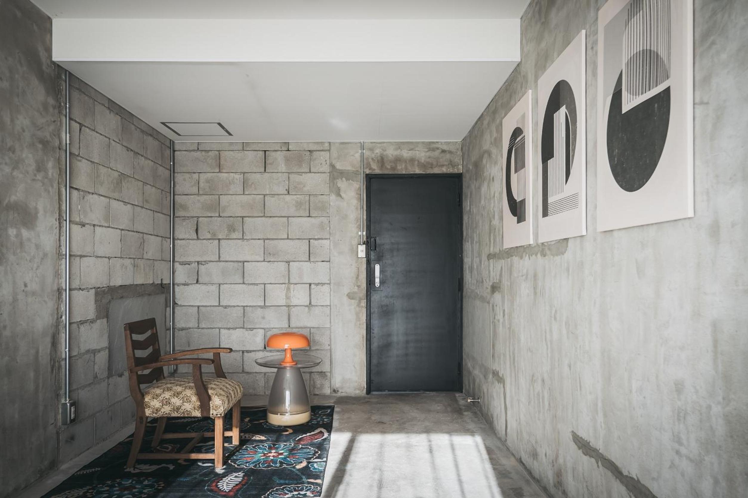 Single Room with Shared Shower and Toilet - Photo 8