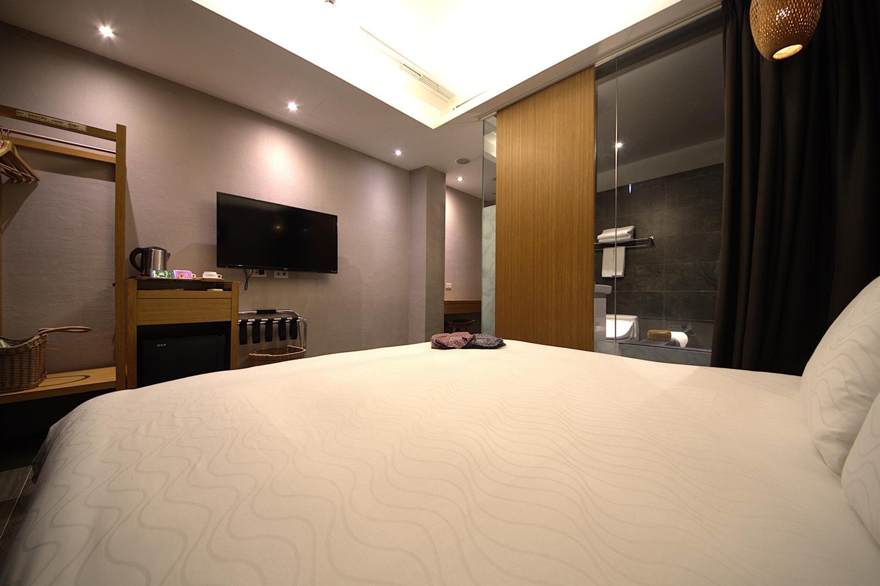 Double Room - Photo 16