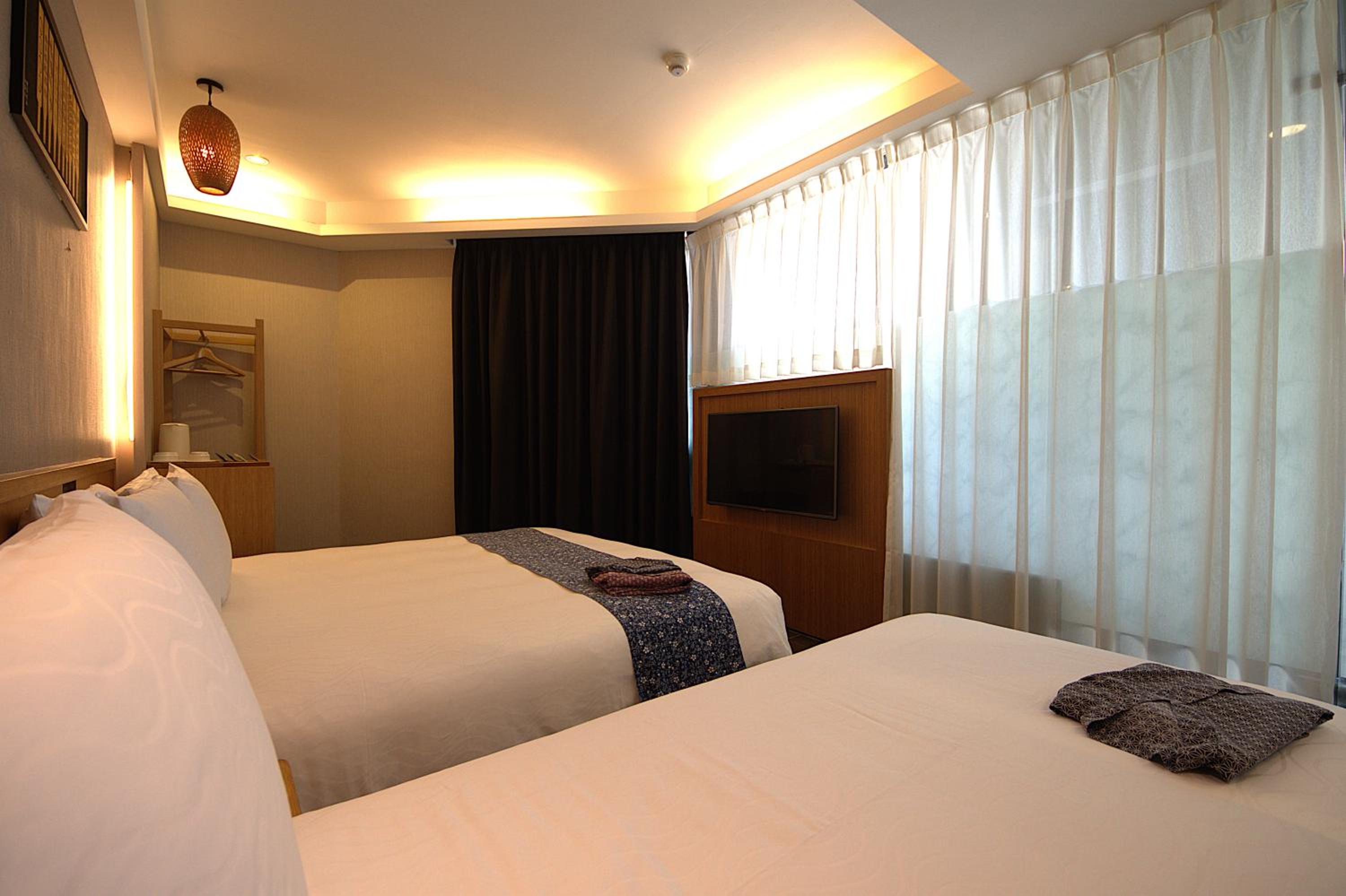 Triple Room with View - Photo 1