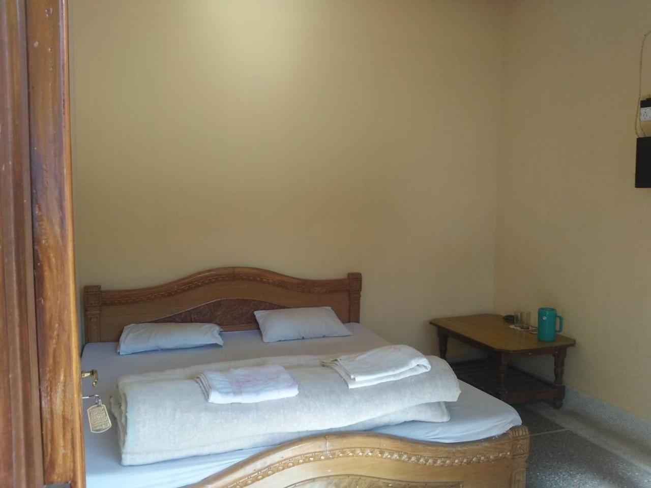 Economy Double Room photo 3
