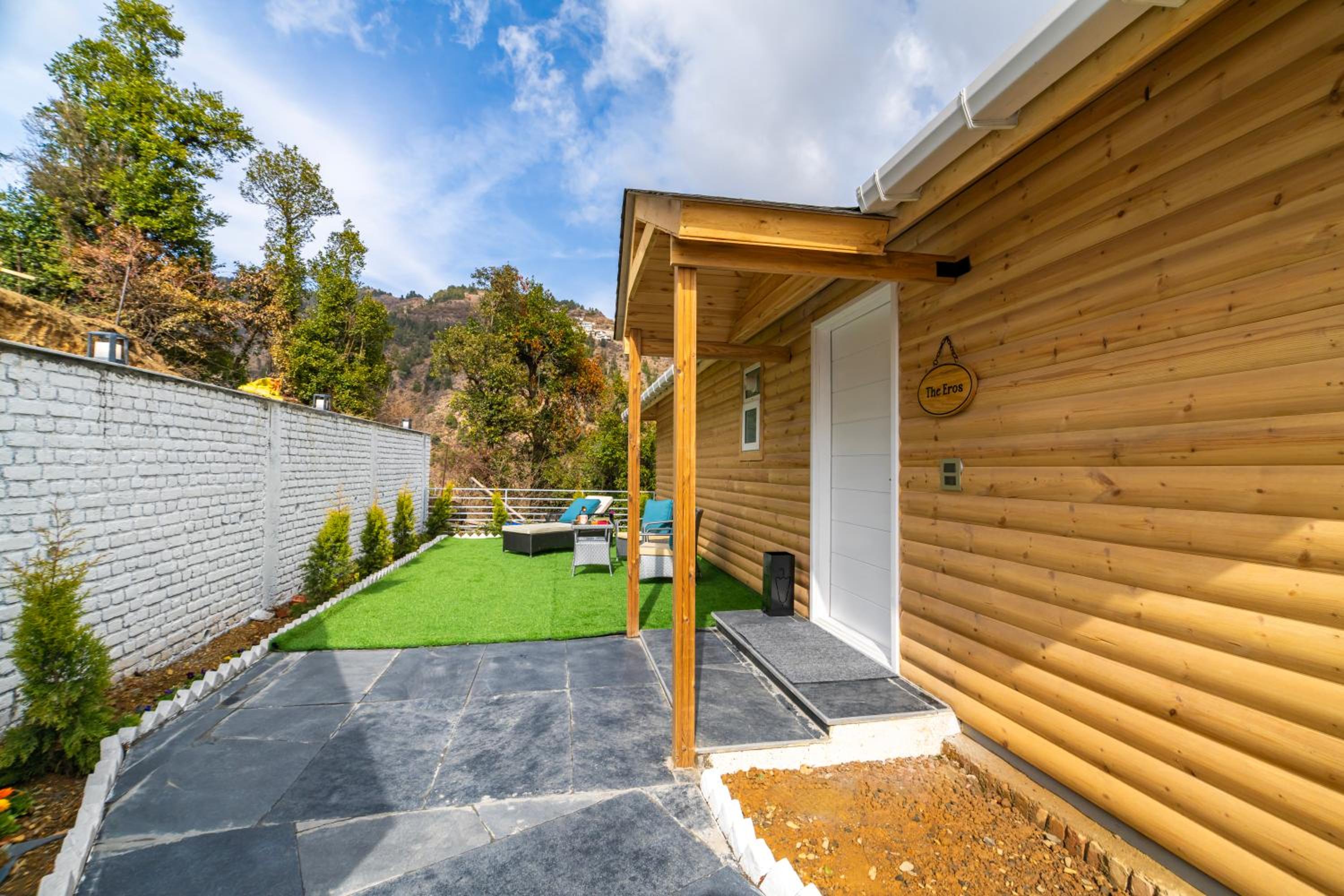 Aura - 1 Bedroom Chalet With Private Mountain View Balcony photo 2