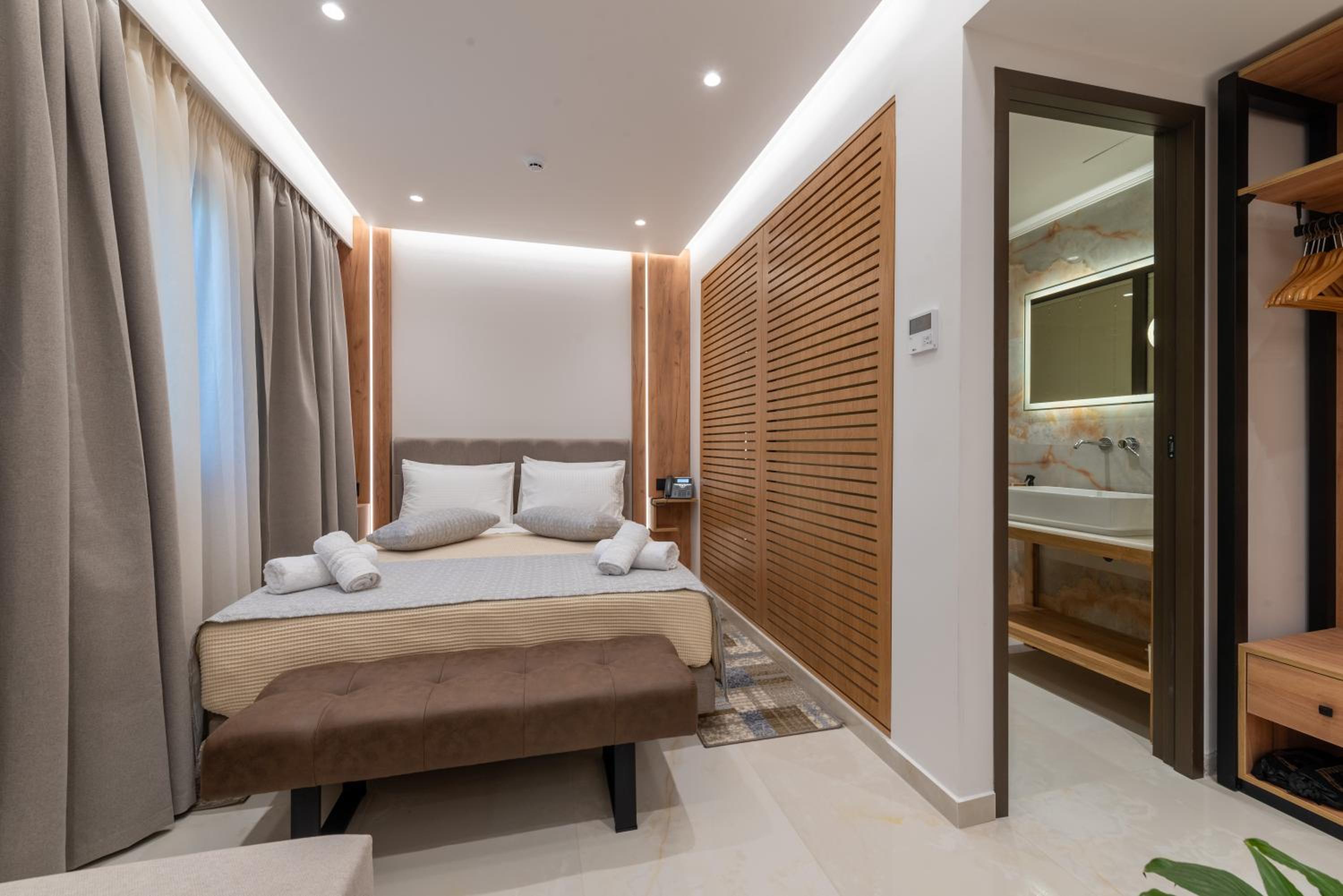 Superior Double Room - Photo 2