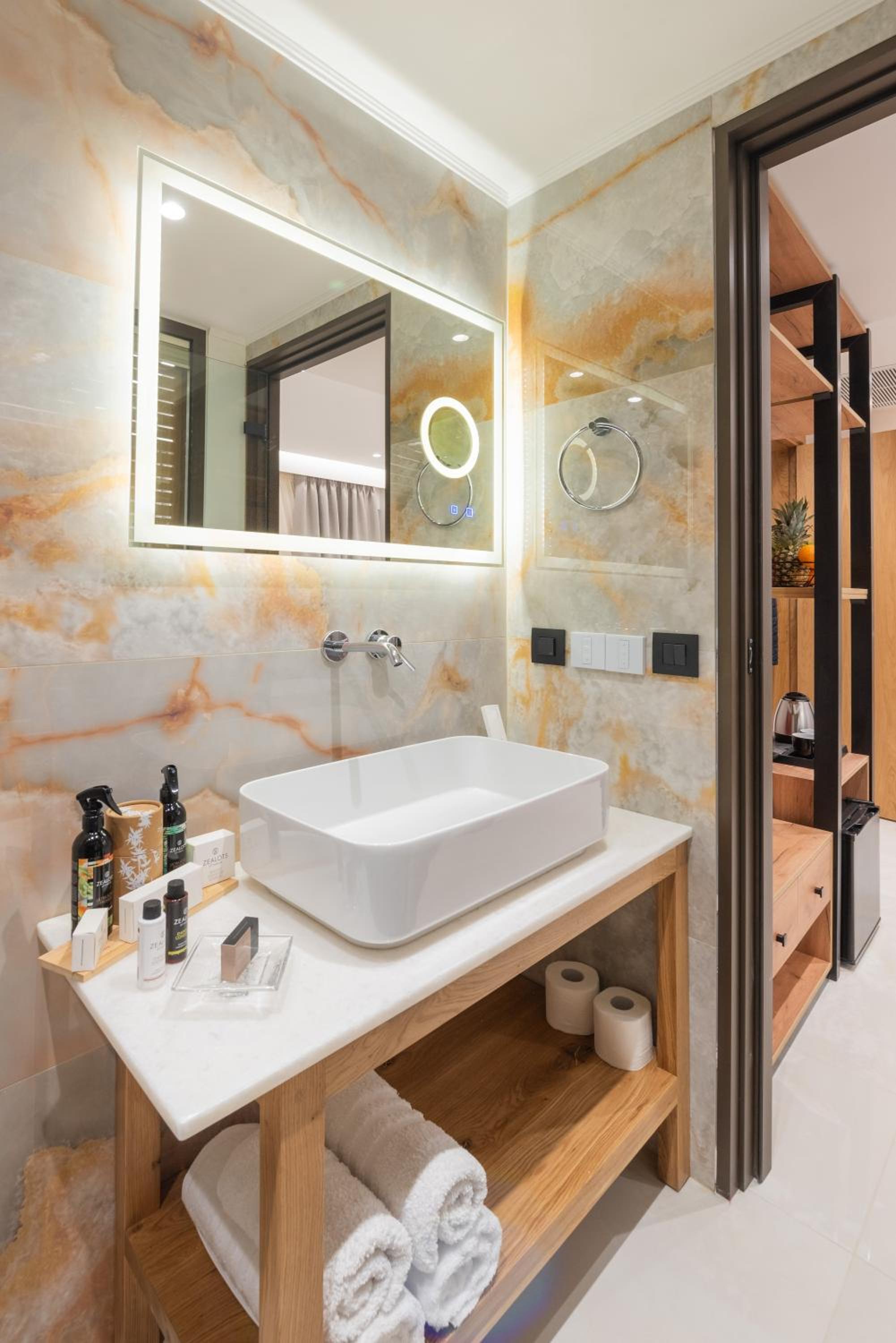 Superior Double Room - Photo 12