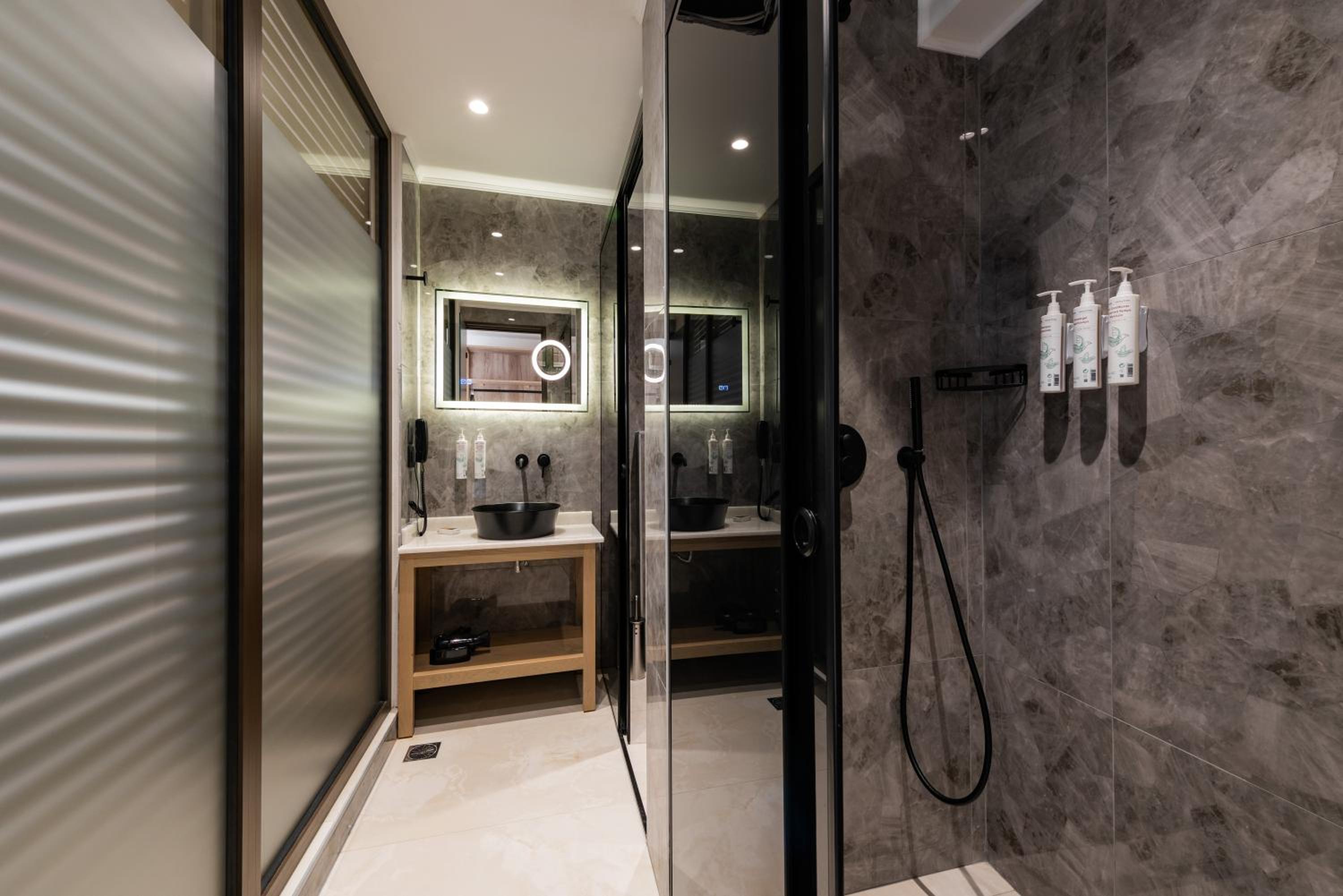 Junior Suite - Photo 14