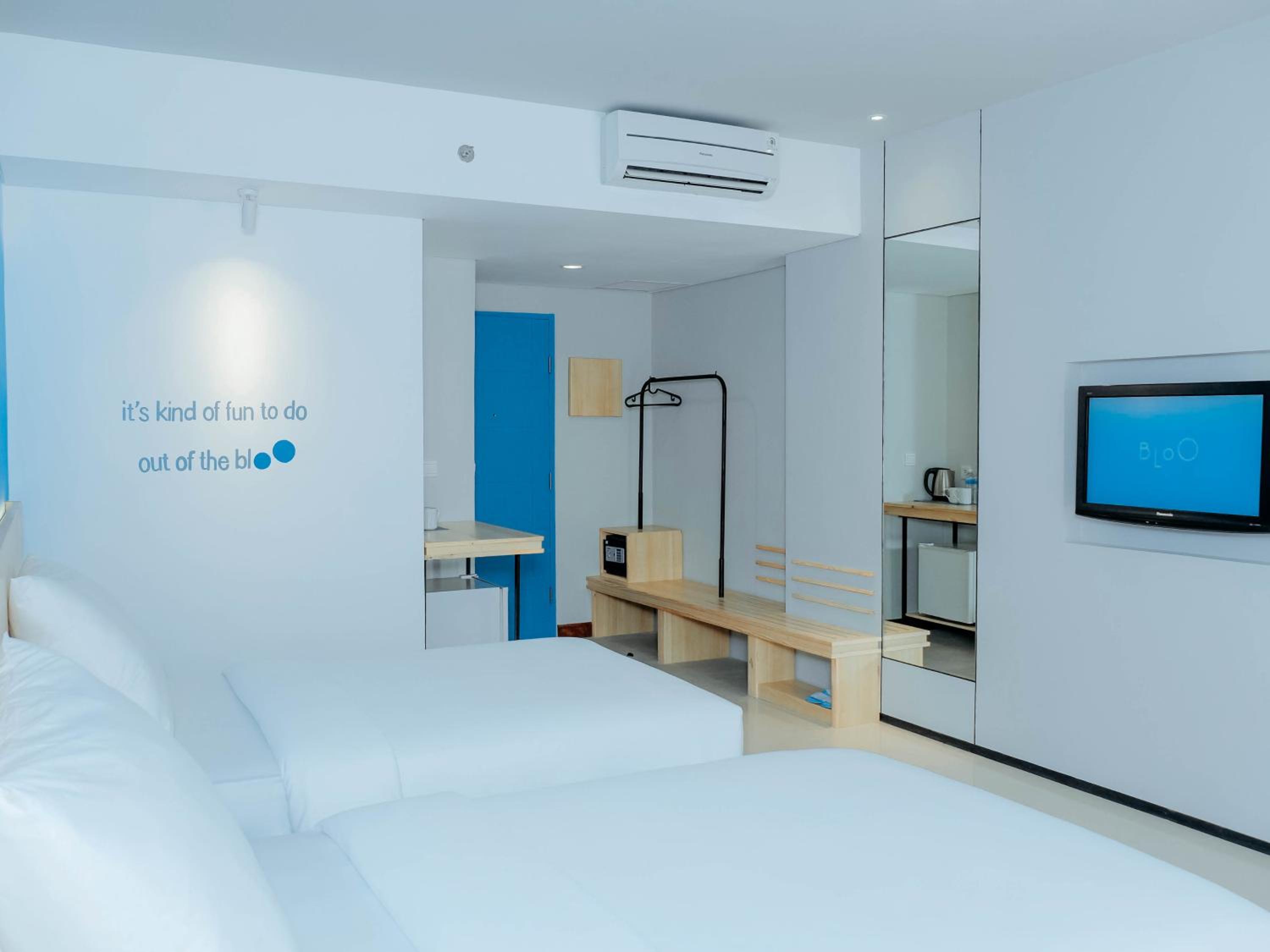 Superior Twin Room with Balcony - Photo 8