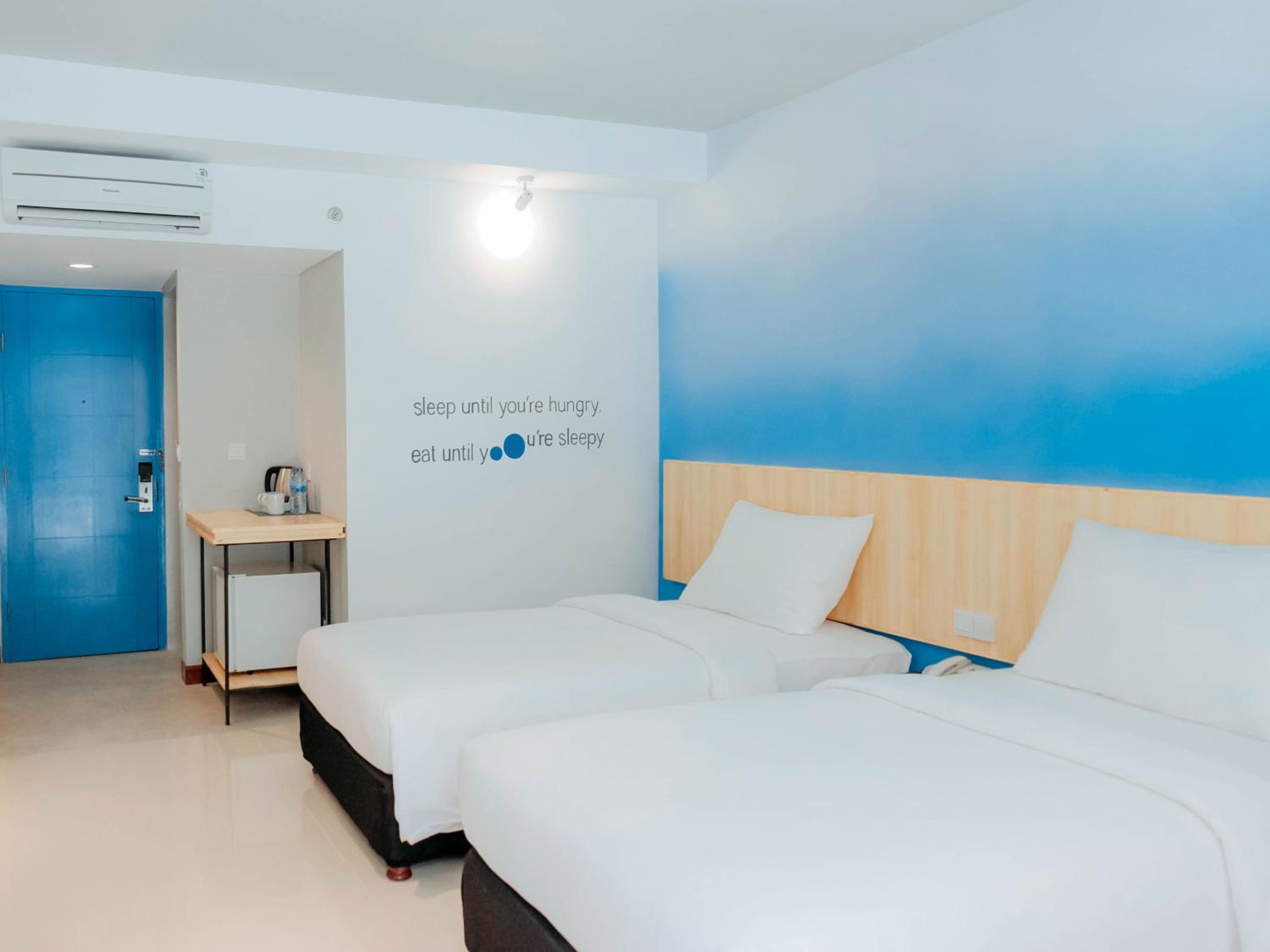 Superior Twin Room with Balcony - Photo 1