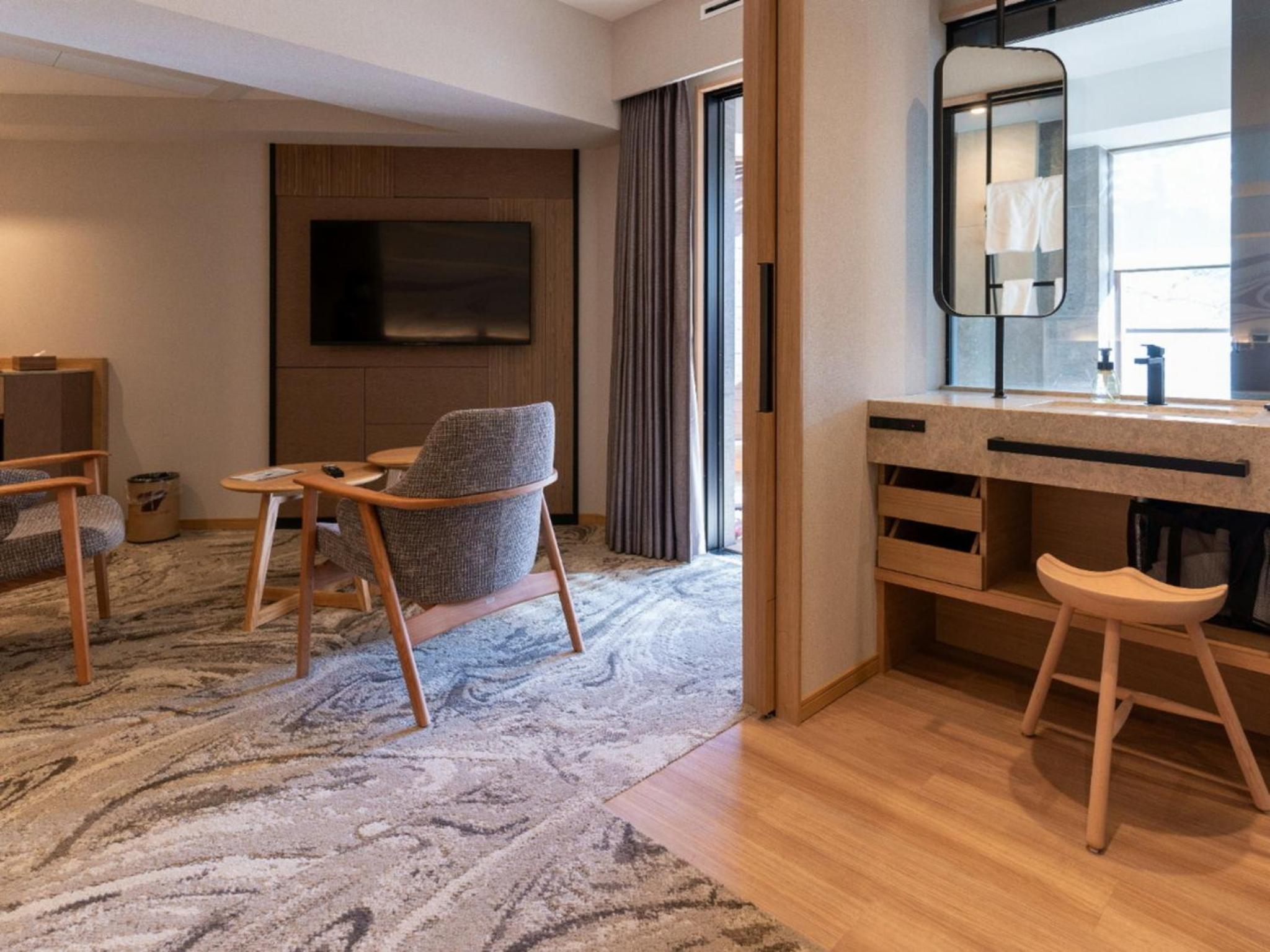 Twin Room With Private Bathroom photo 2