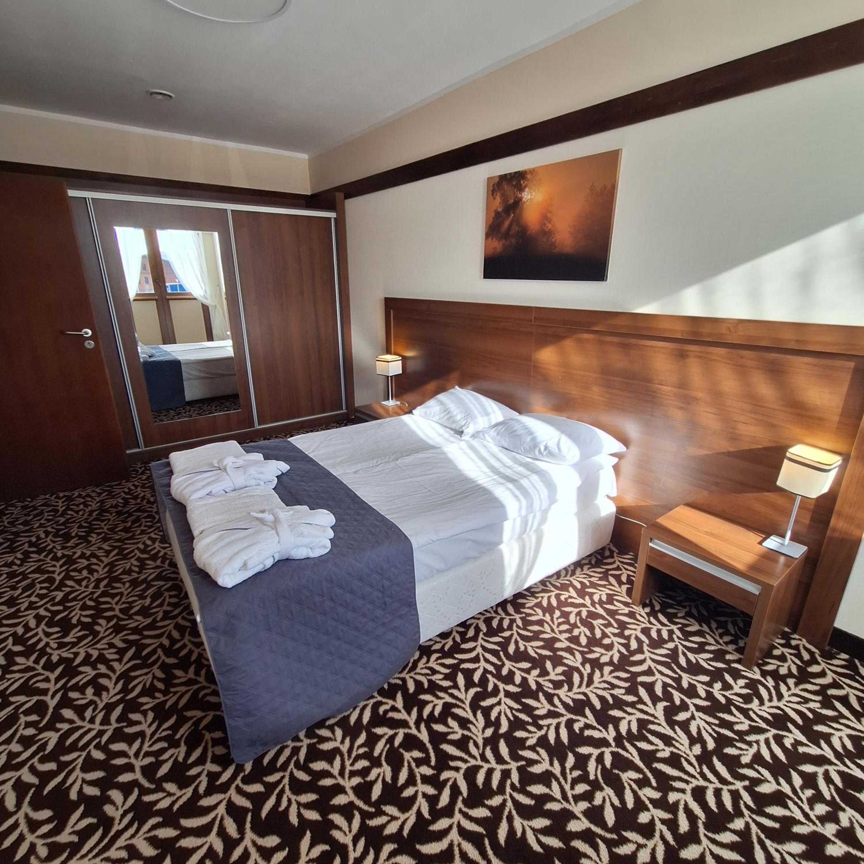 One-Bedroom Apartment - Photo 1