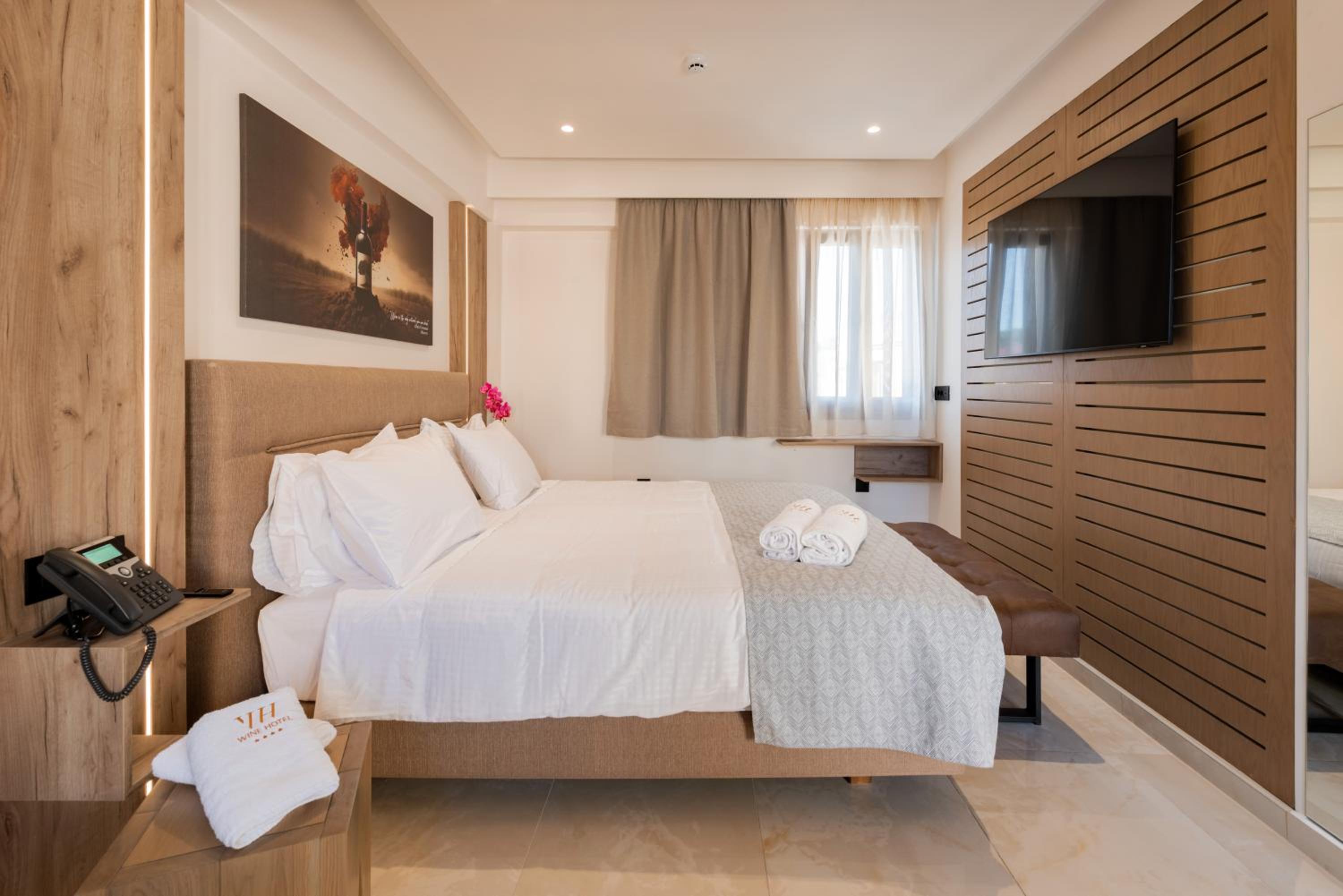 Executive Suite - Photo 1