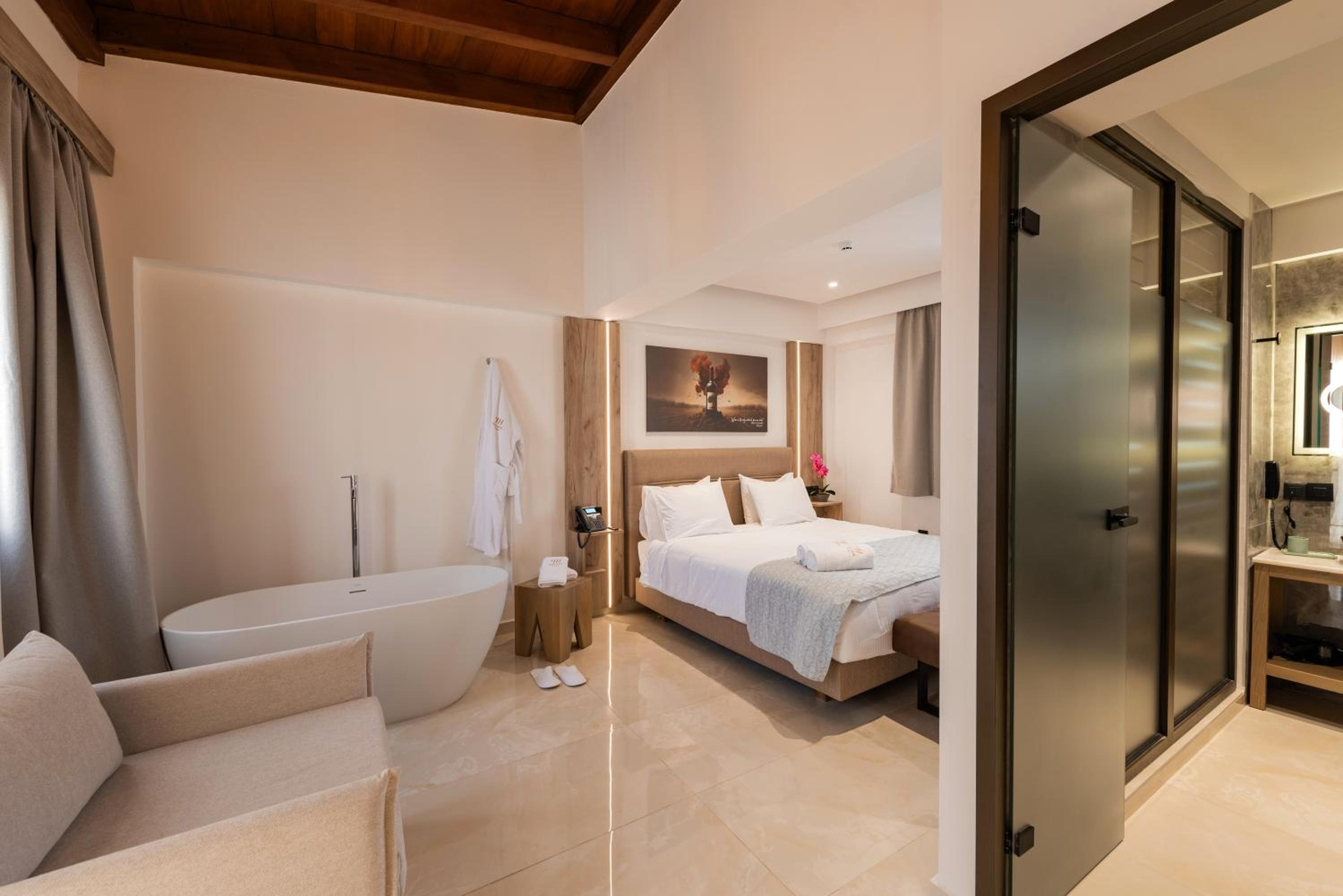 Executive Suite - Photo 7