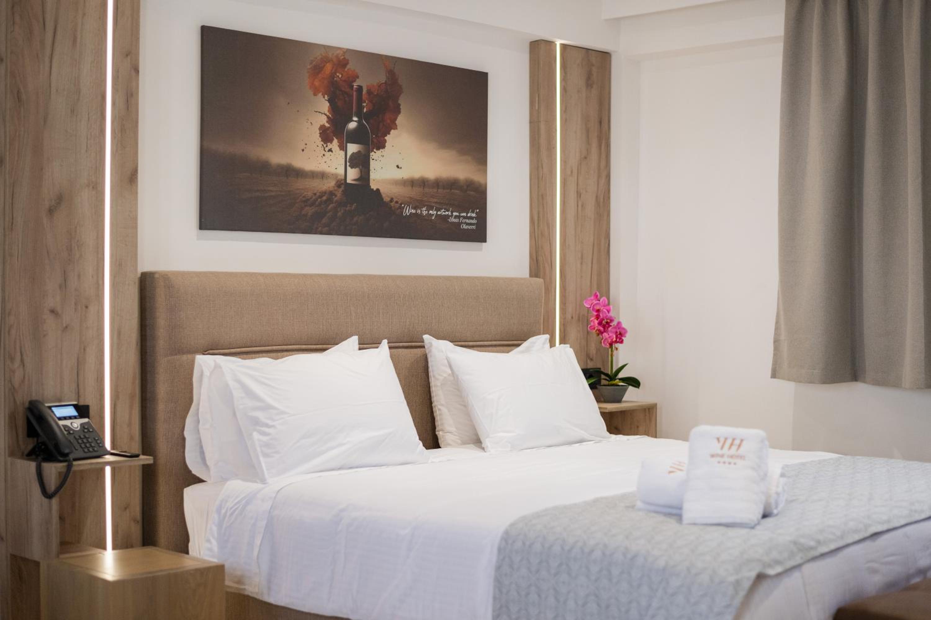 Executive Suite - Photo 16
