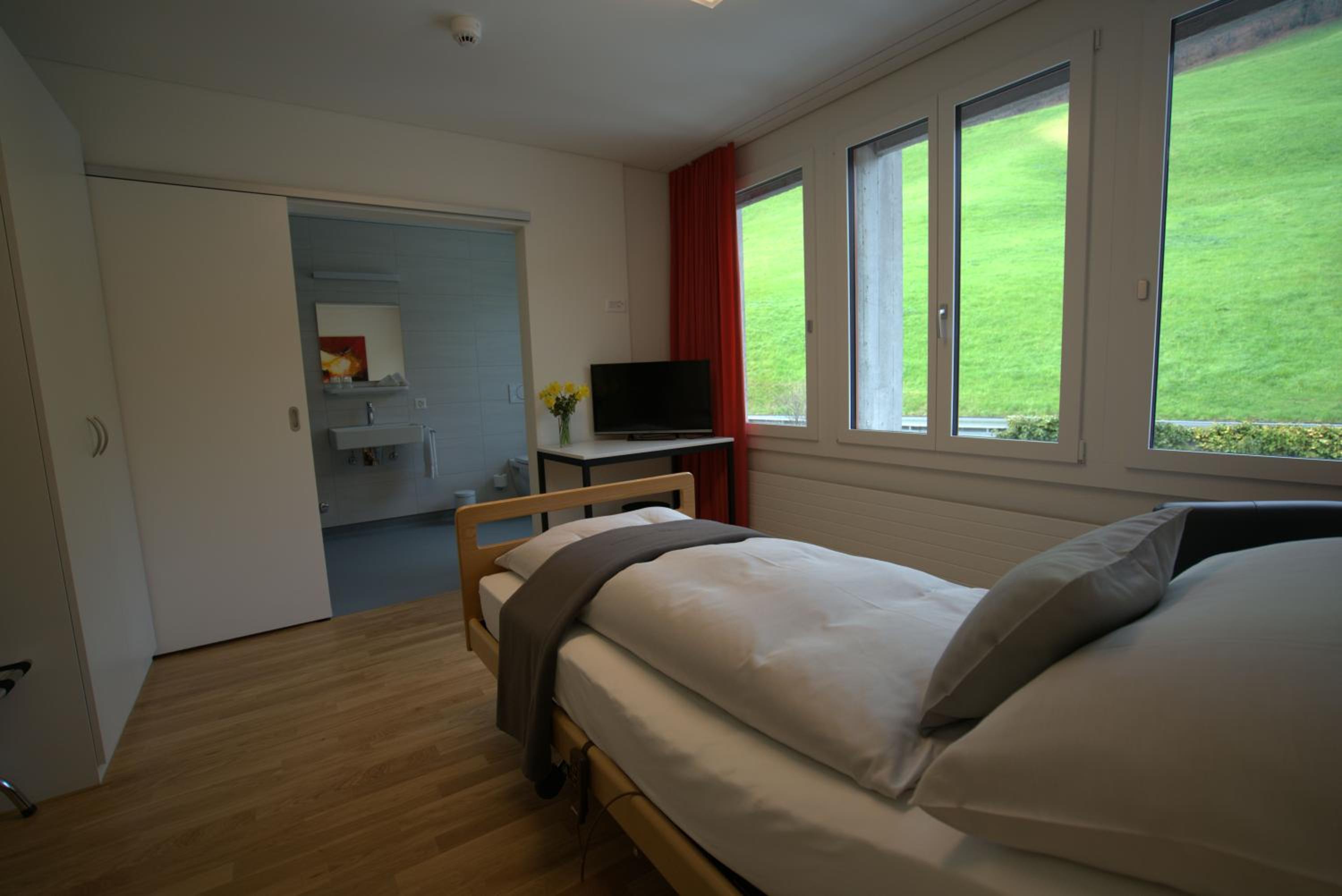 Standard Single Room with Mountain View photo 1