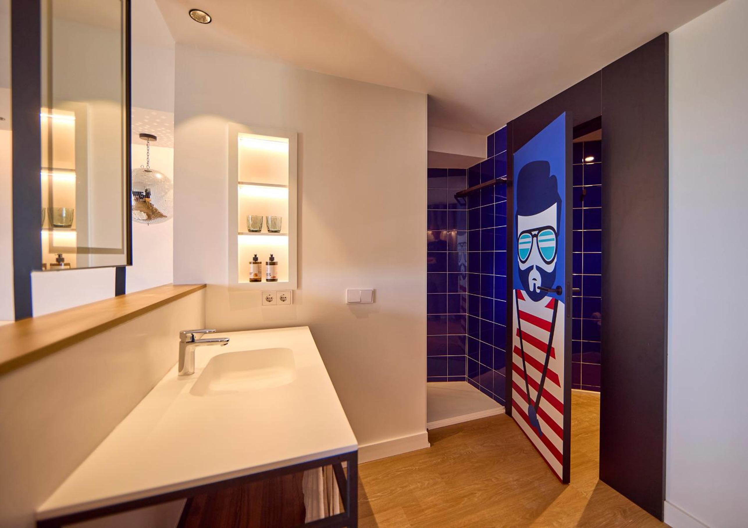 Suite with Sea View thumbnail 6