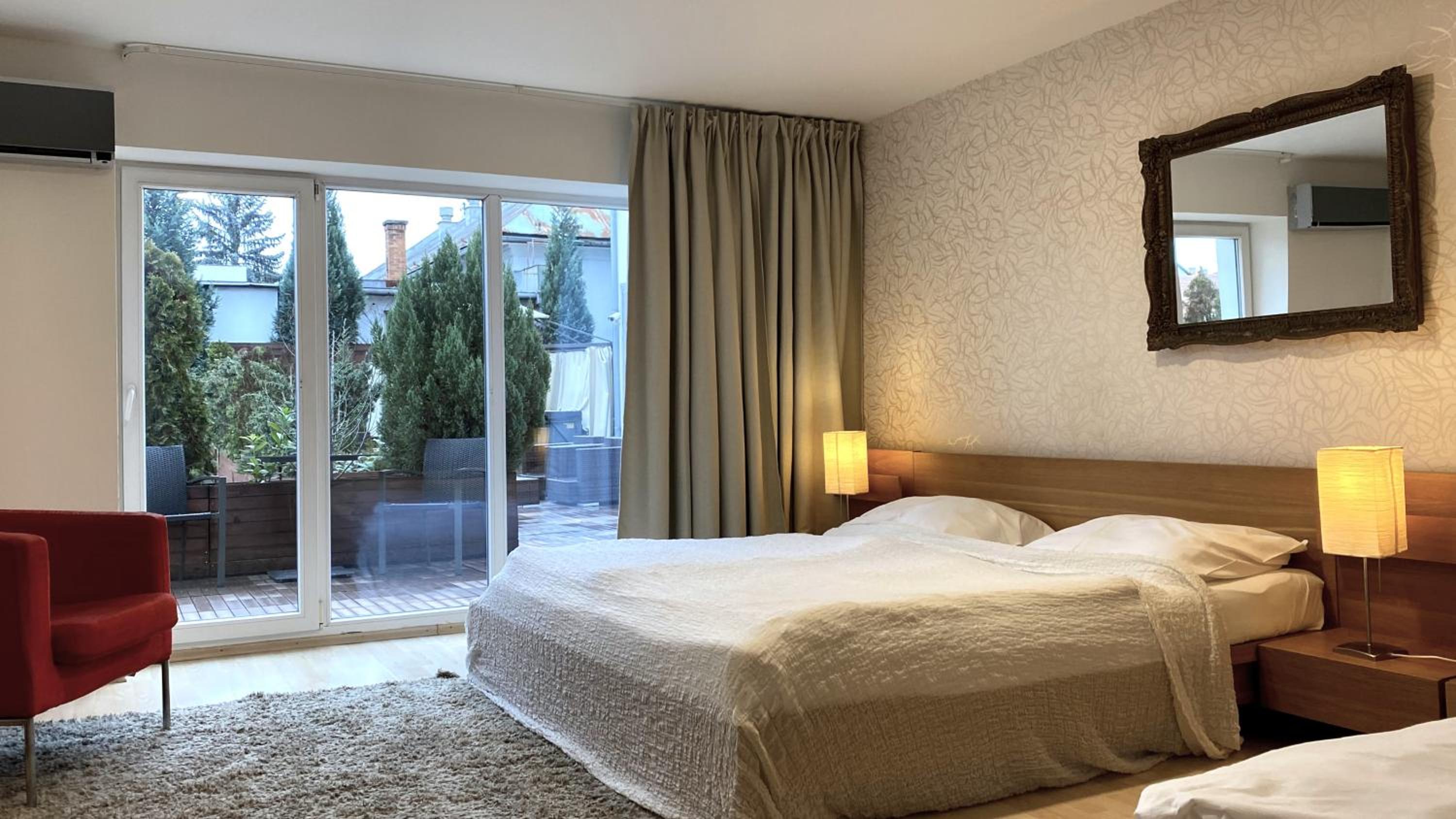 Double Room - Photo 5