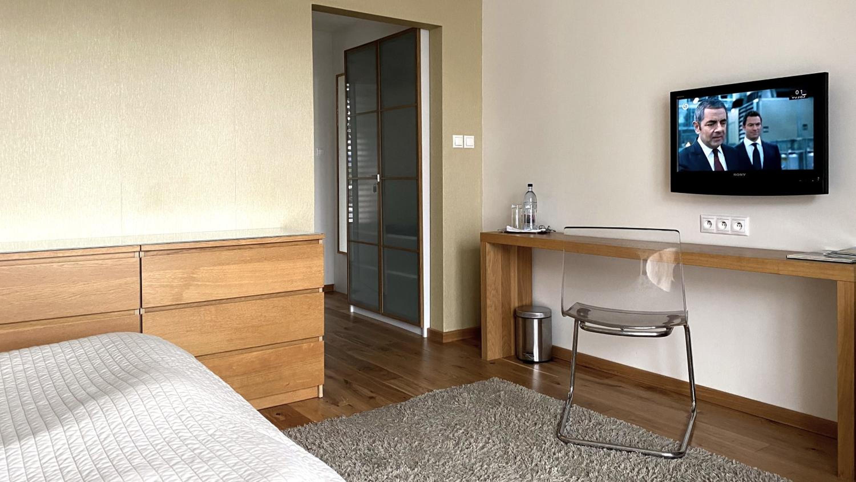 Double Room - Photo 6