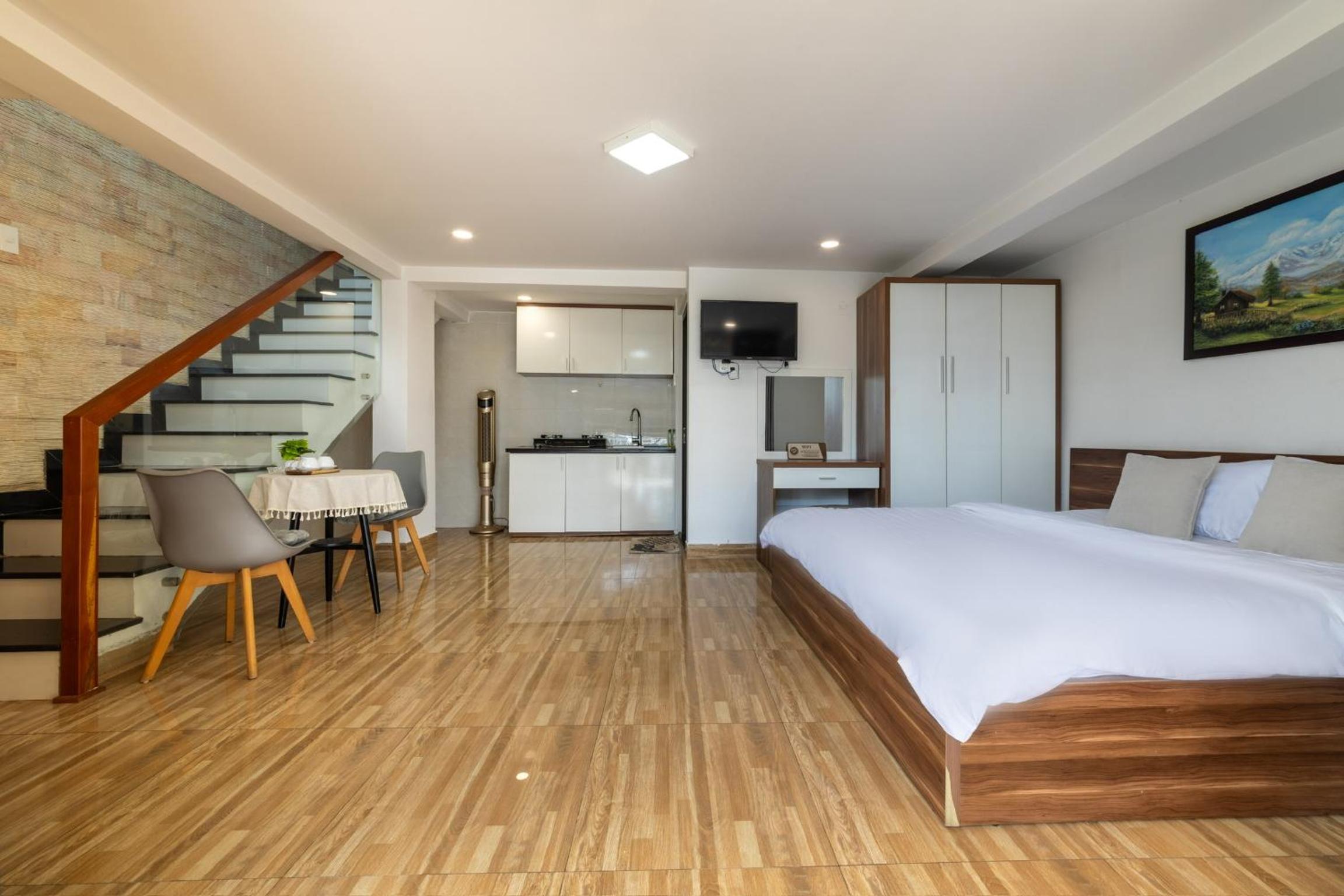 Deluxe King Room